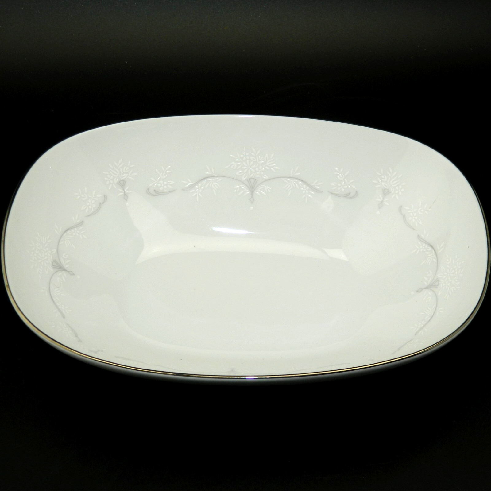 Whitebrook Vegetable Serving Bowl 10″ x 7″ Oval Noritake Platinum Trim 6441