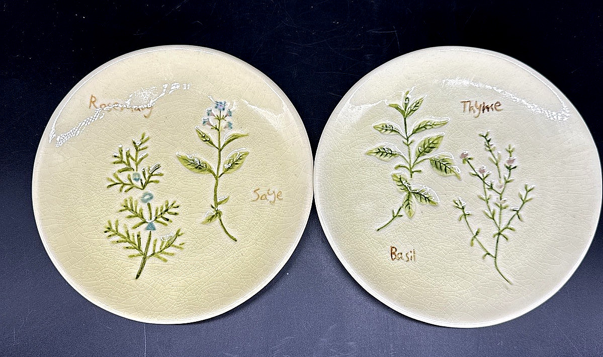 2 Set Hand Painted Herb Flower Plates 7.25″ Wall Decor Garden Cottage EUC