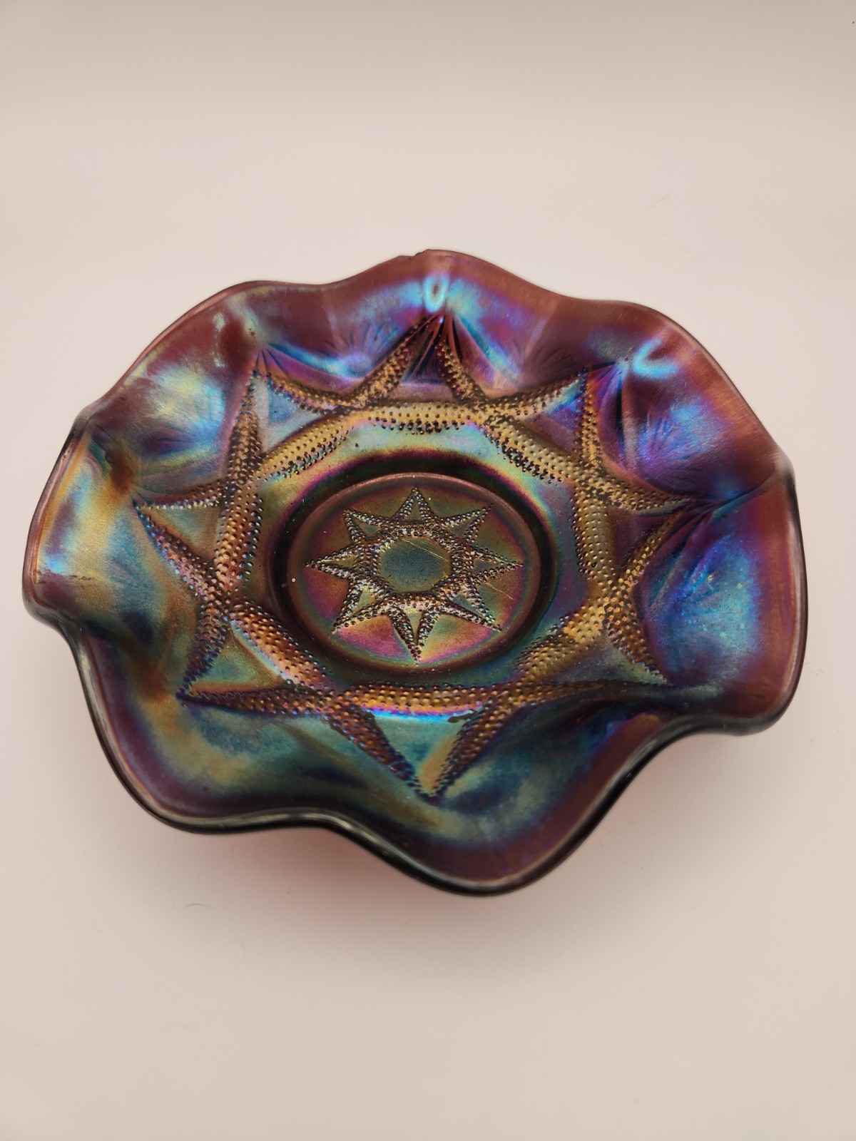 Antique Dugan Iridescent Amethyst Ski Star Pattern Carnival Glass Ruffled Bowl