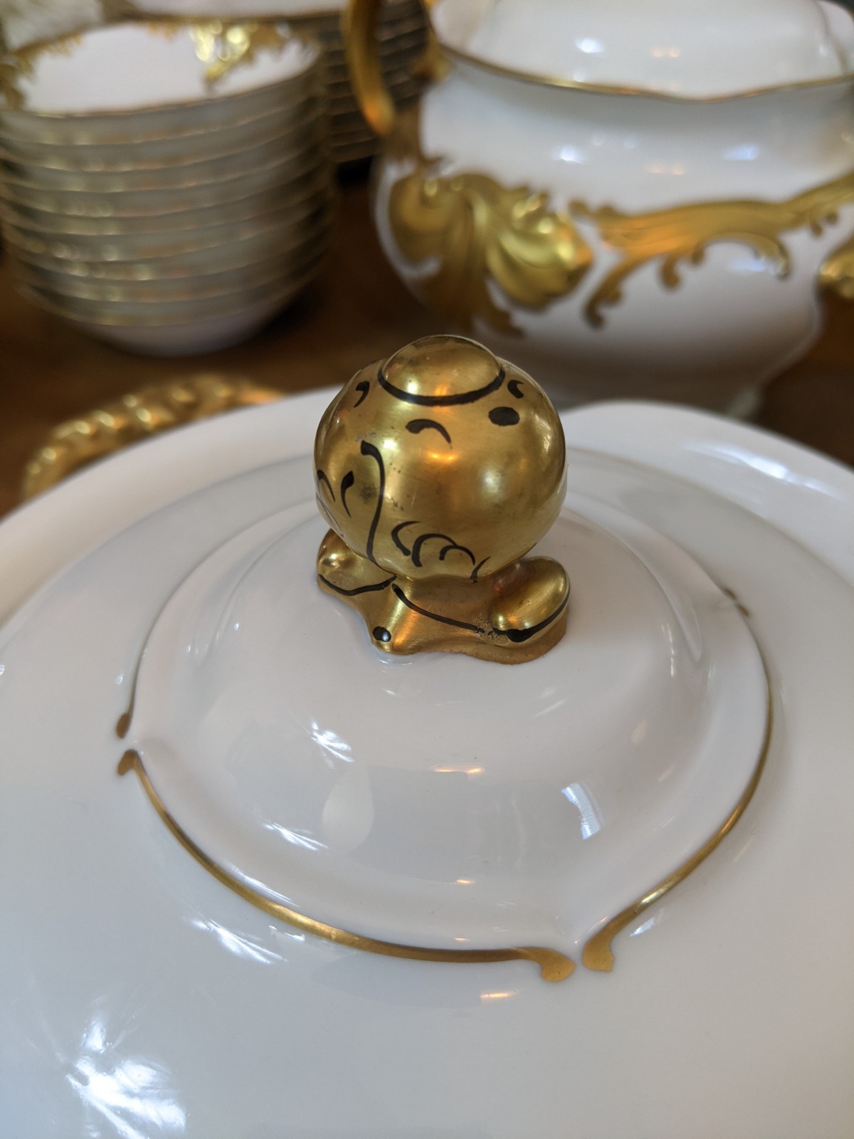 WALBRZYCH WAWEL CHINA POLAND GOLD GILDED EDGE COMPLETE SERVICE FOR 10 UNBOXED