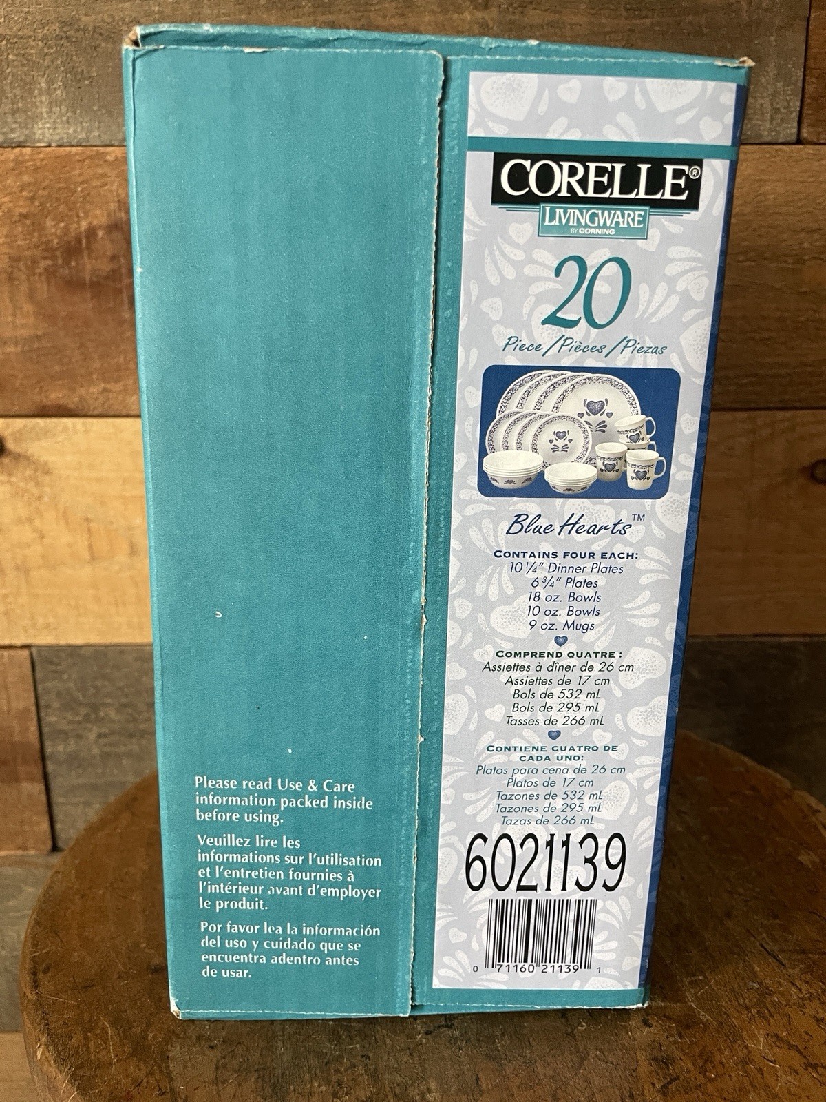1997 Corelle Livingware by Corning “BLUE HEARTS” 20 pc dining set – NEW