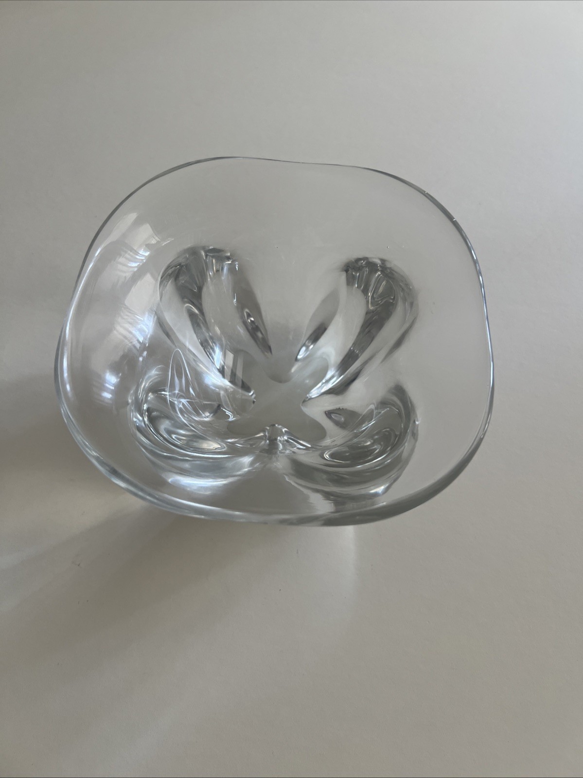 VINTAGE HEAVY CLEAR GLASS ART BOWL / CANDY DISH