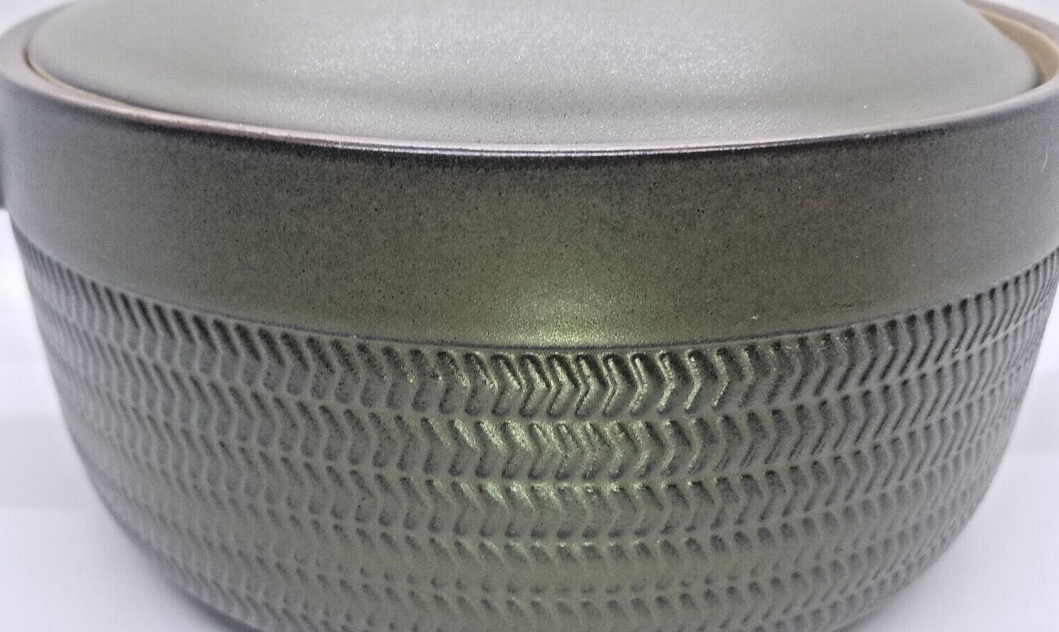 Denby /Langley CAMELOT Dark Green- 2 Qt Covered Casserole – Lug Handles – Lid