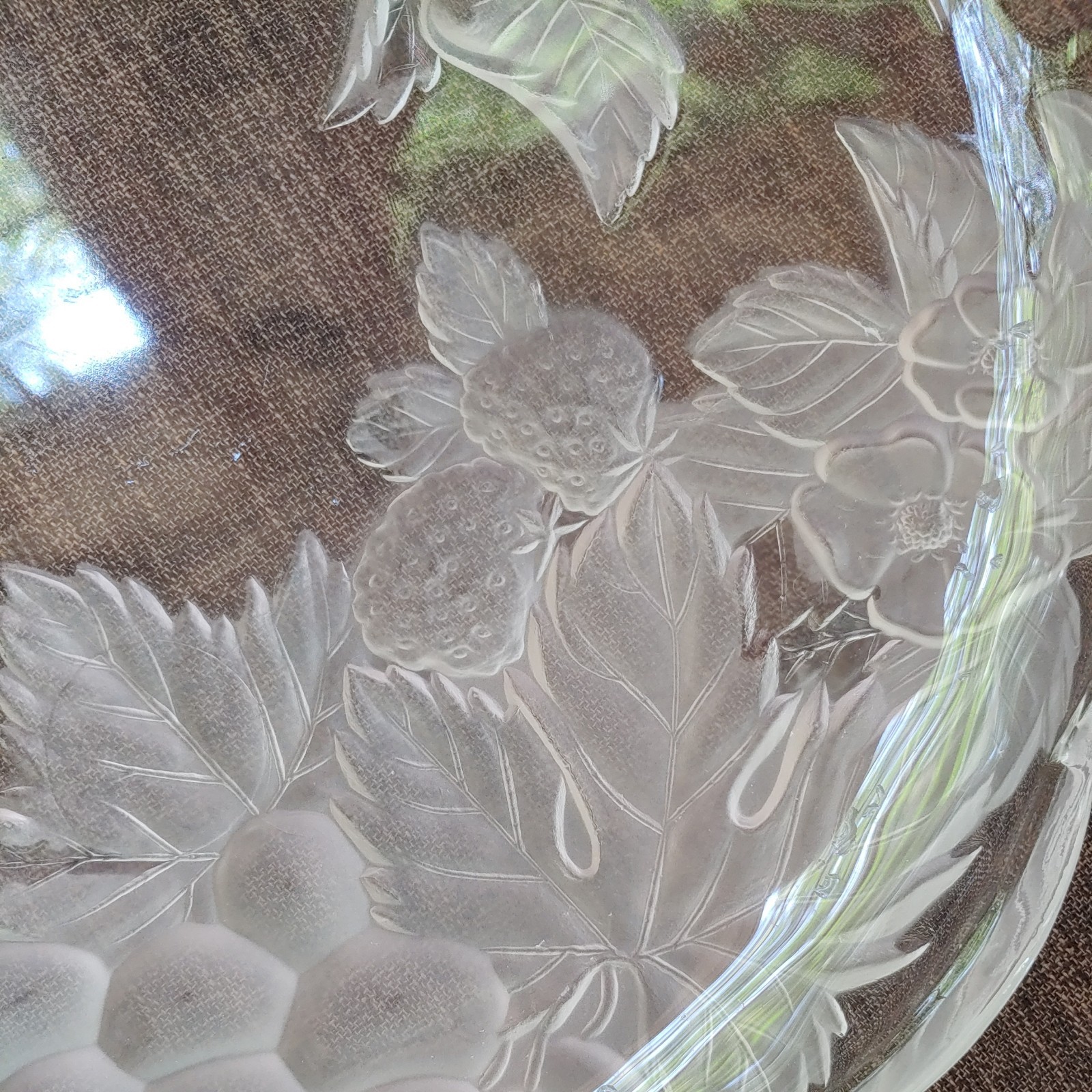 Vintage 14” Berries & Grapes Serving Platter Clear & Frosted
