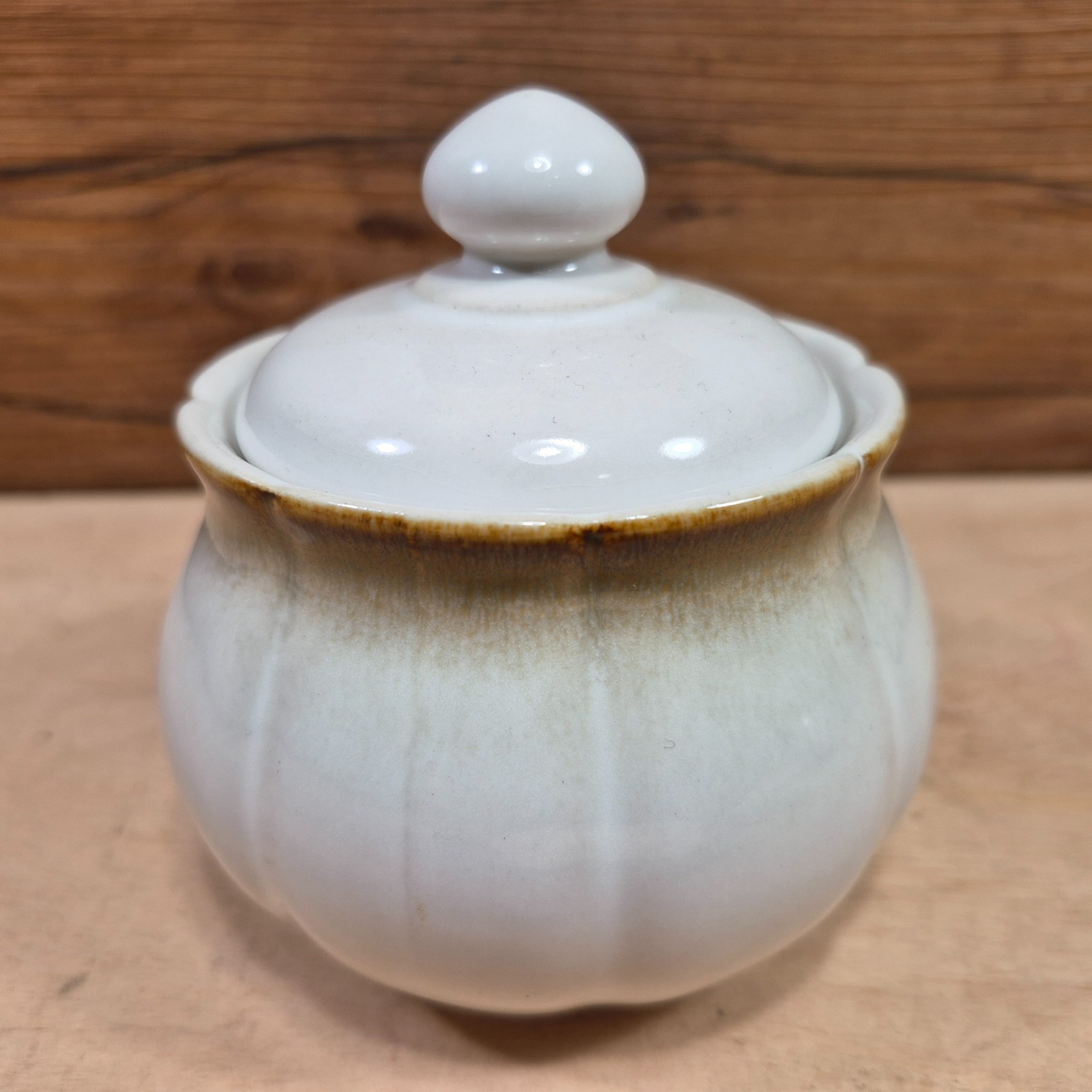 Mikasa Stoneware Fluted Shells Creamer & Sugar Bowl Japan Made Rare JB000 Set