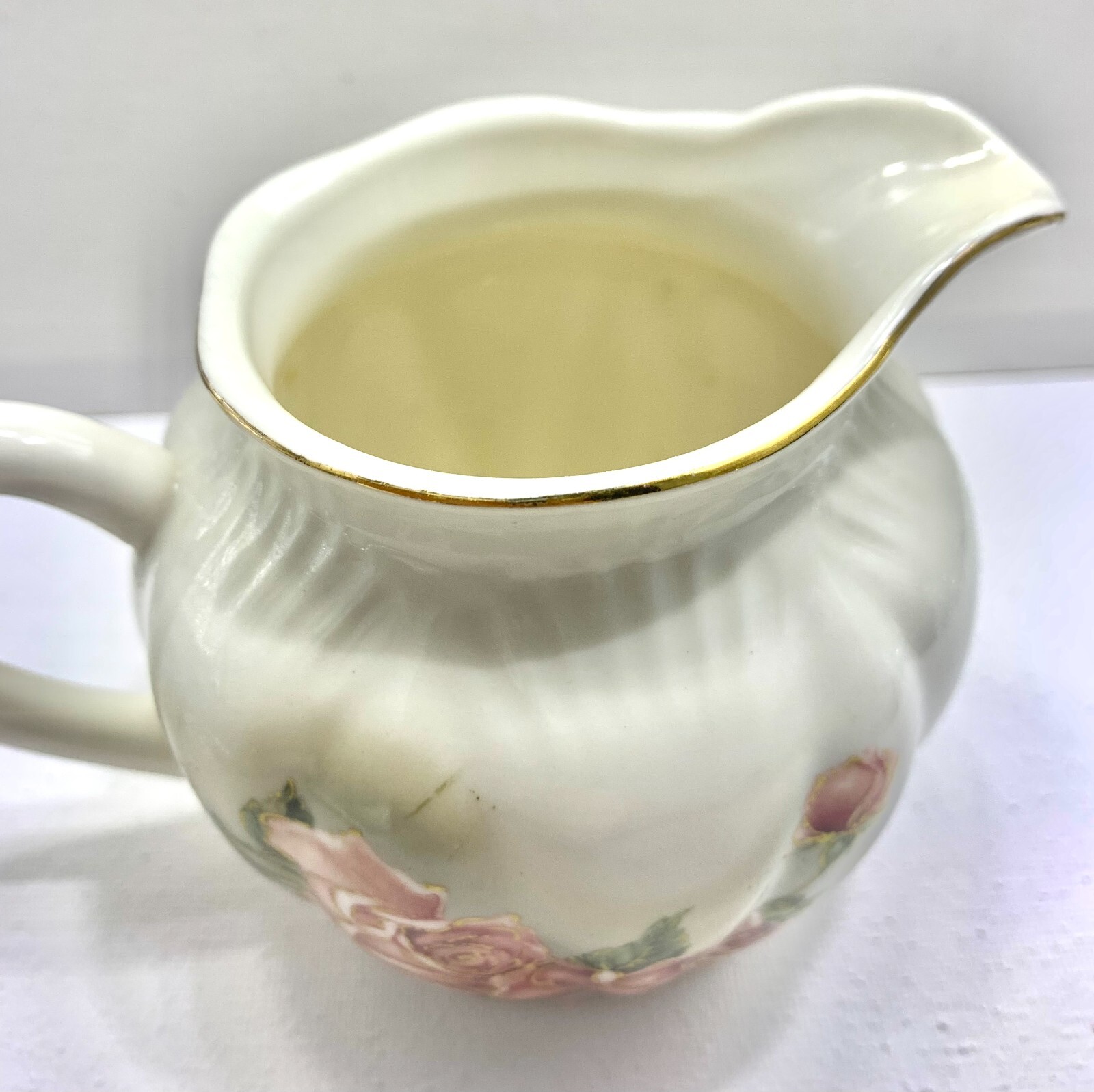 Peppertree Teaware Creamer Fine Porcelain Off-White with Pink Flowers Gold Trim