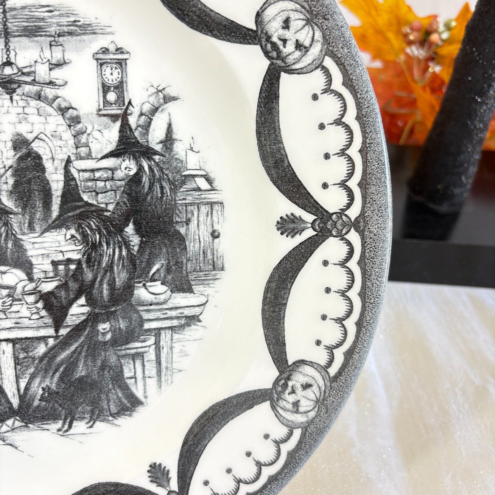 Royal Stafford Halloween Coven Witches Around The Table Dinner Plates Set 4 RARE
