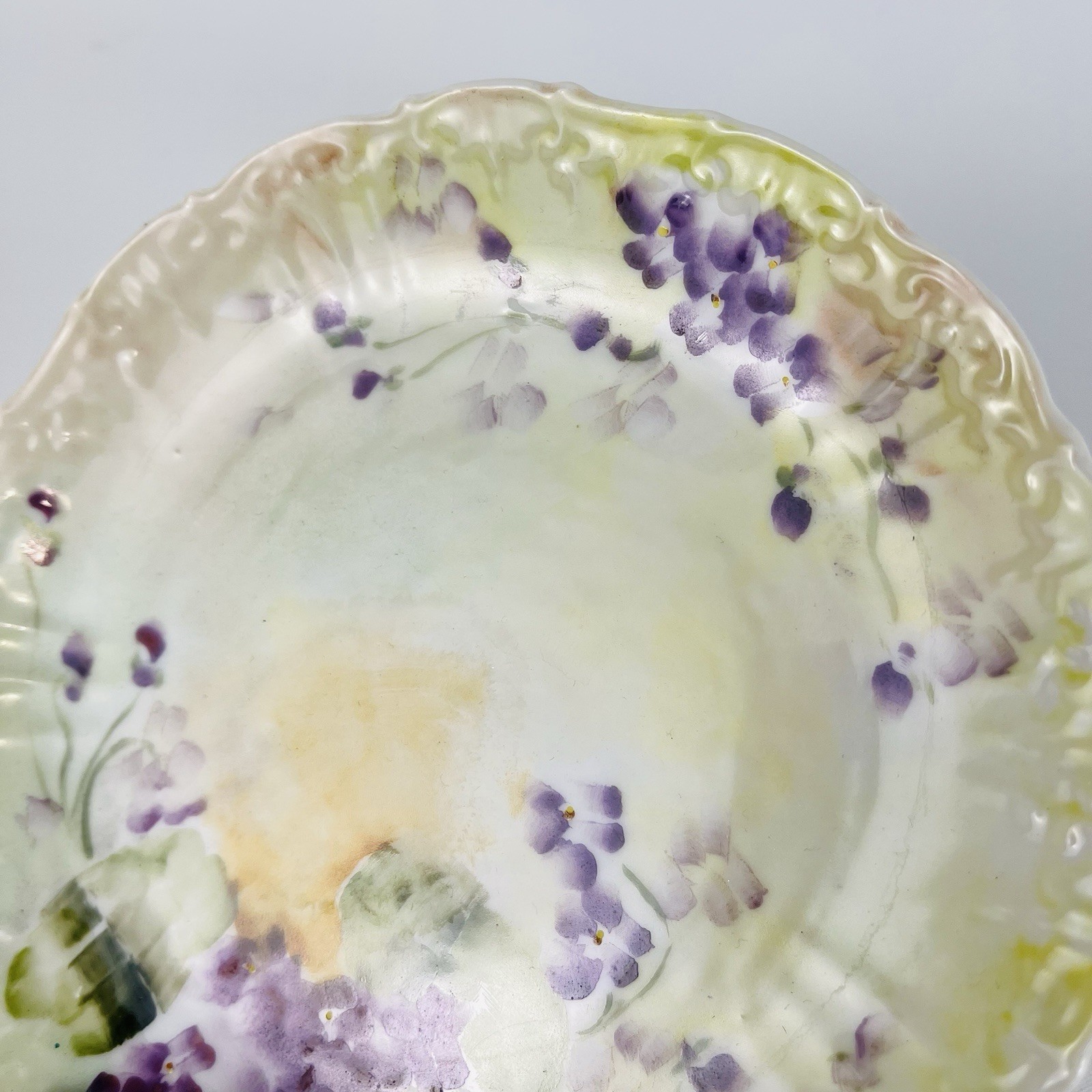 5 Antique Hand Painted Purple Violets 6″ Scalloped Dessert Cabinet Wall Plates