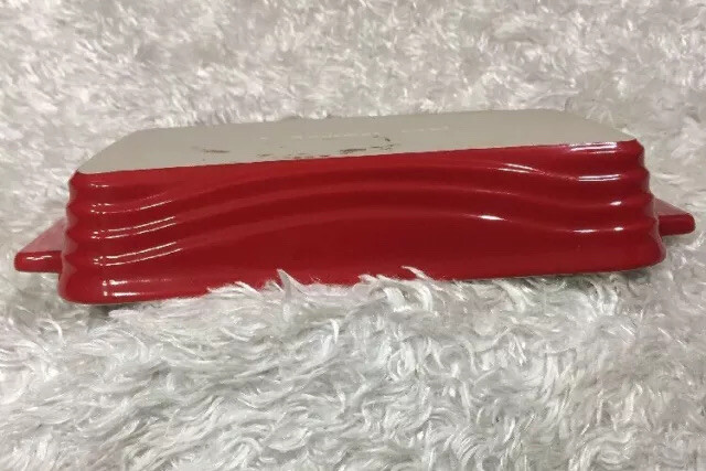 Le Gourmet Chef Red Stoneware Baking Dish Rectangle 10” x 7” Grooved Handles