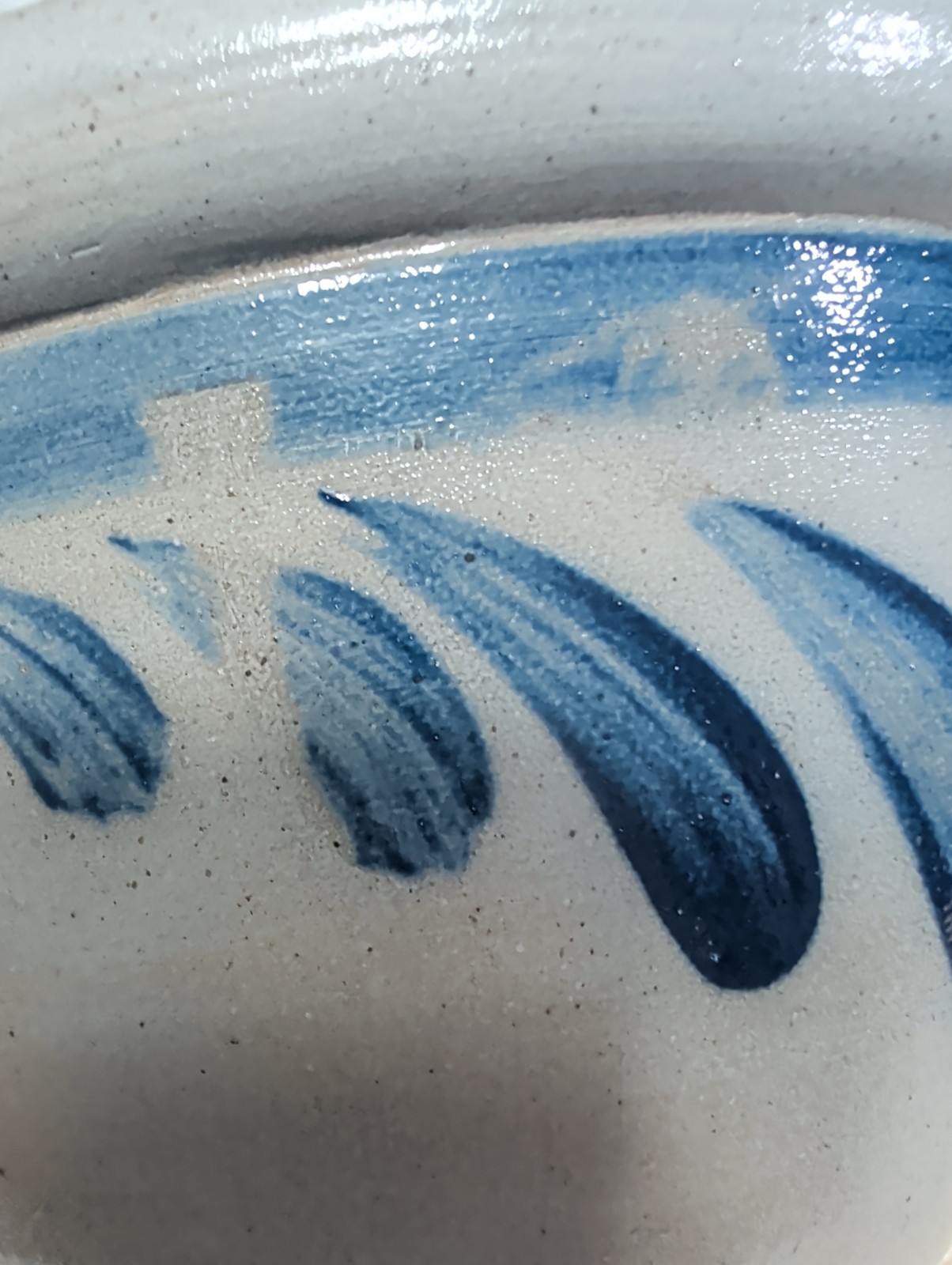 Rowe Pottery Works 4.5″ Salt-Glazed Blue Slip-Painted Leaf Motif Bowl