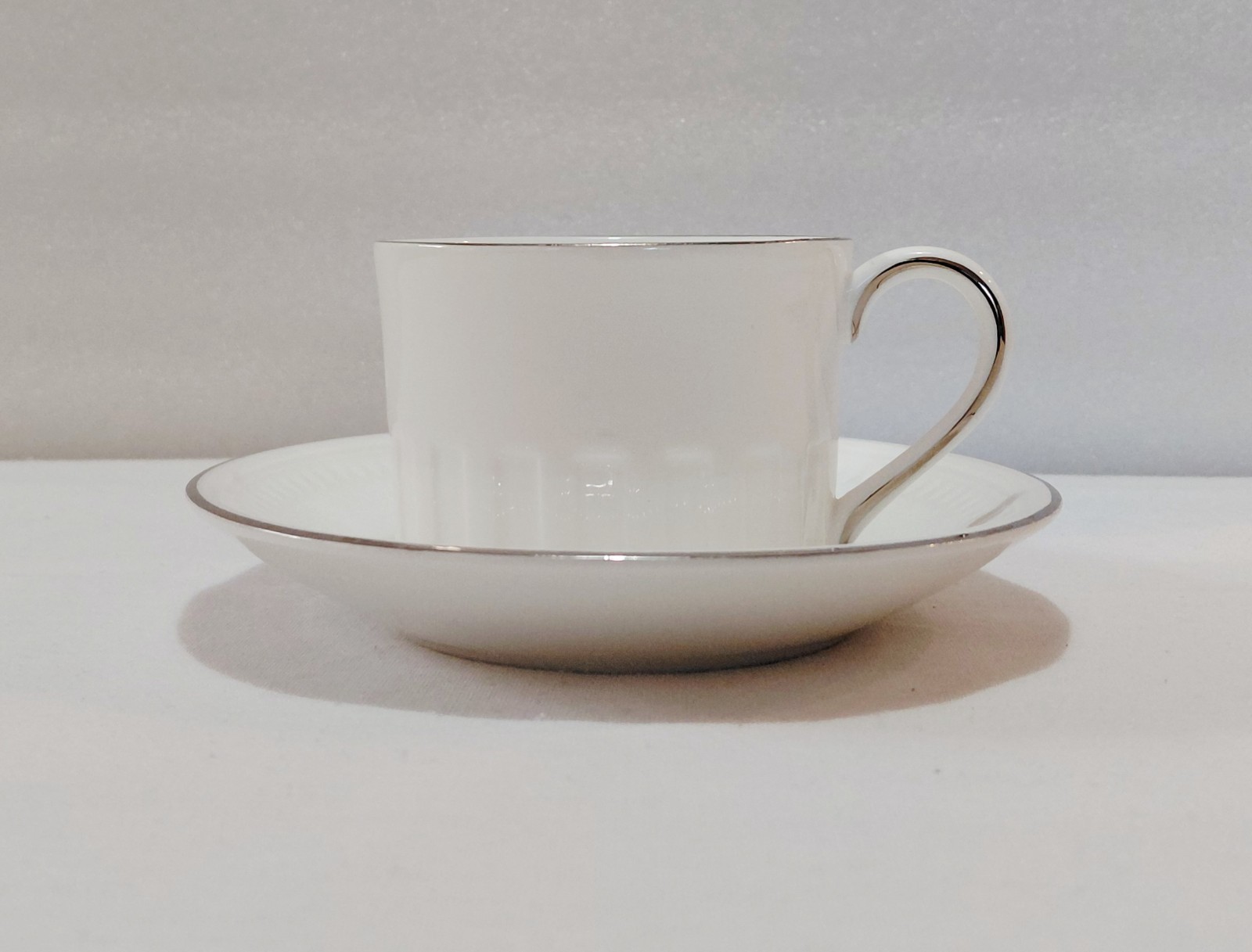 Wedgwood Cup Saucers 6 Oz Colosseum Platinum Elegant Dining Raised Panels 5 Sets