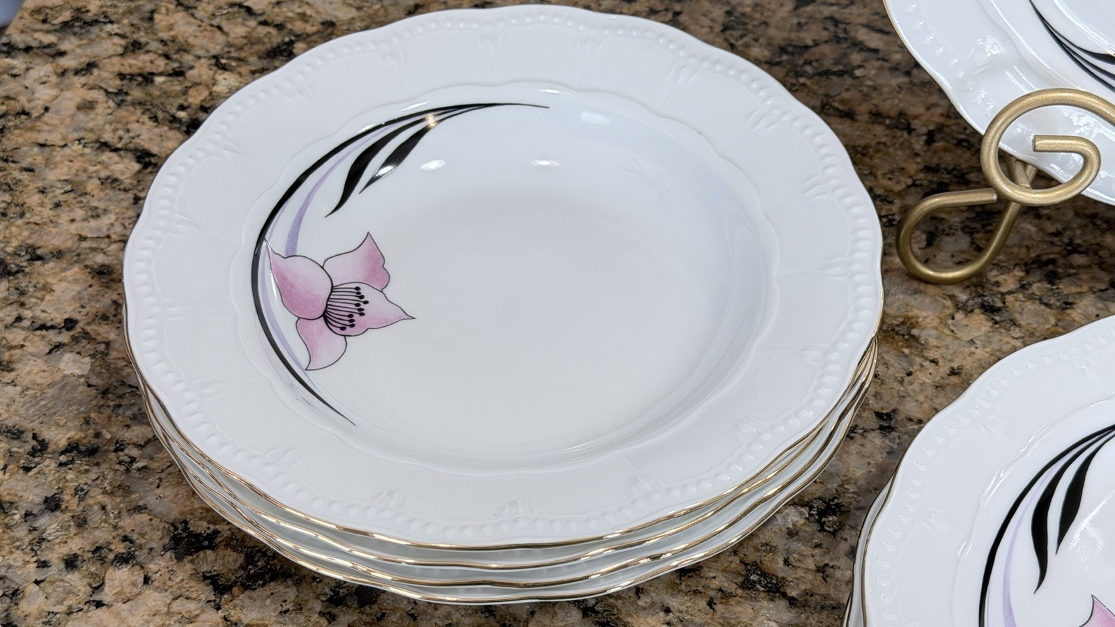Danish Design Atelier Imported Pink Floral 8 Pc Dinnerware Set Scallop Gold Rim