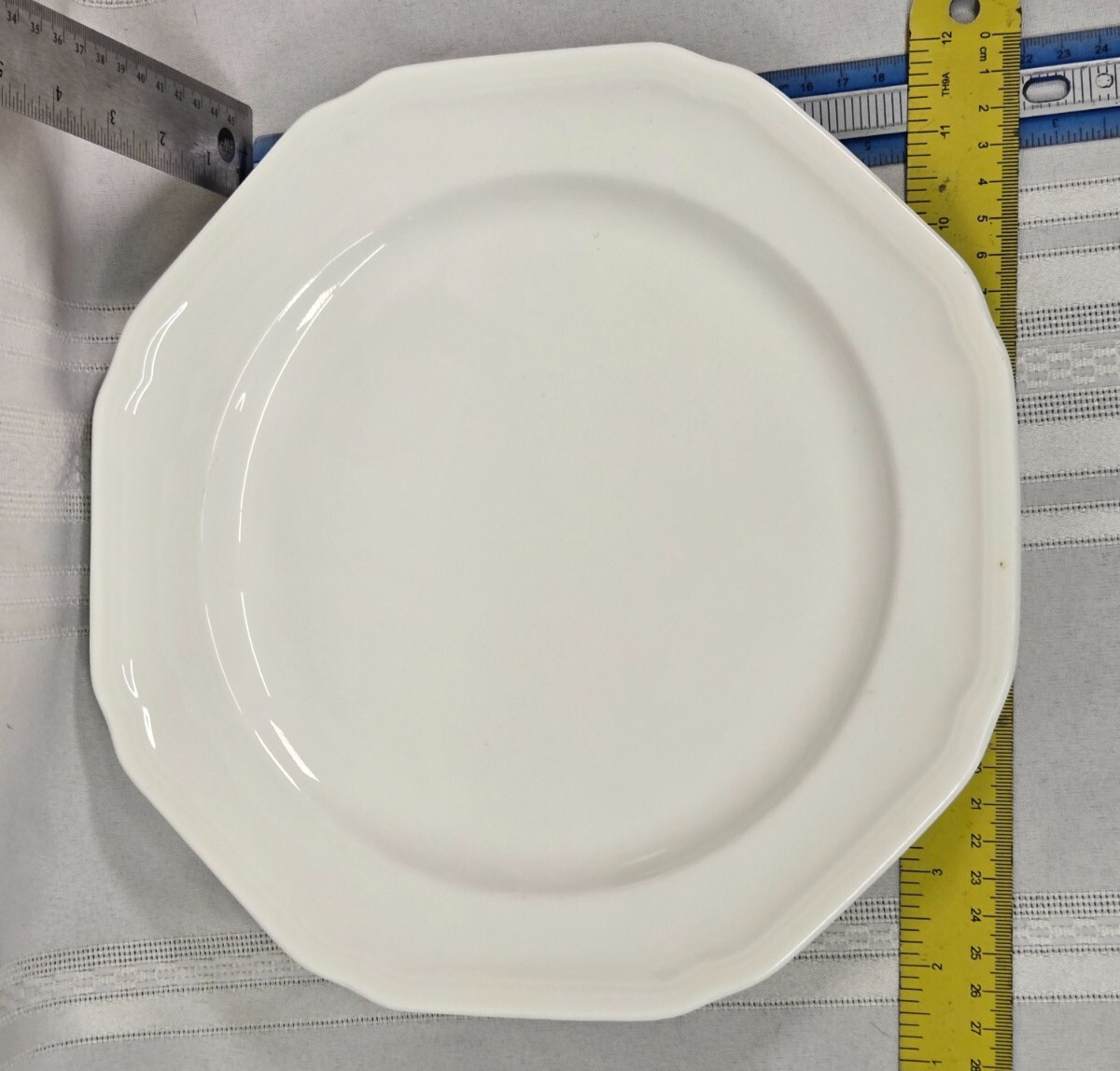 Mikasa Antique White Bone China Dinner Plate 10 1/4″