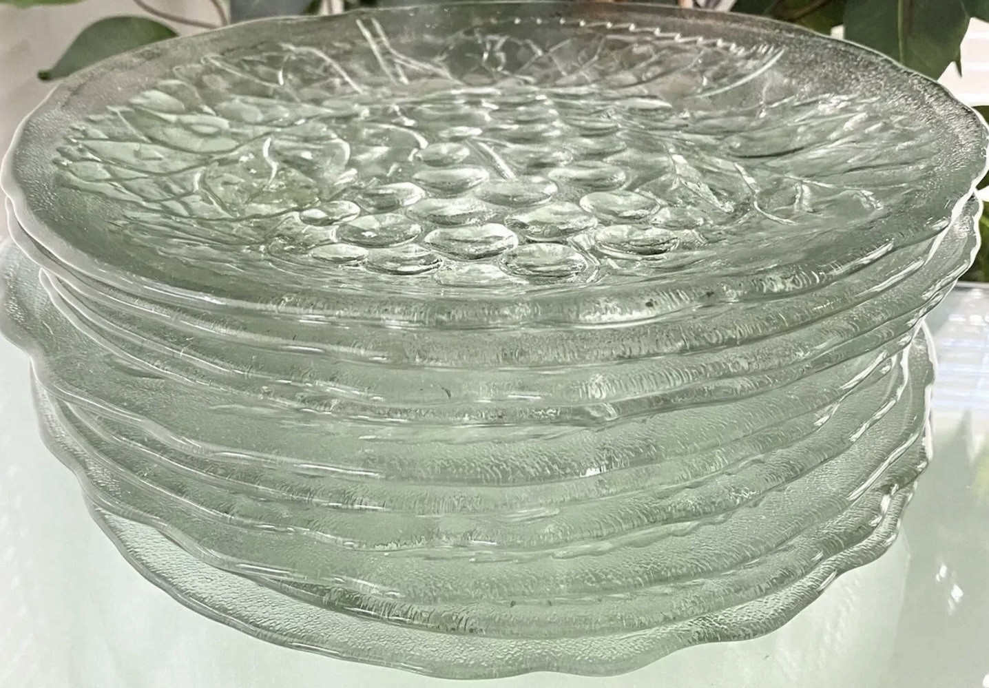 KIG Embossed 1980 Grape & Leaf 9” 10-Pc Glass Buffet Plates