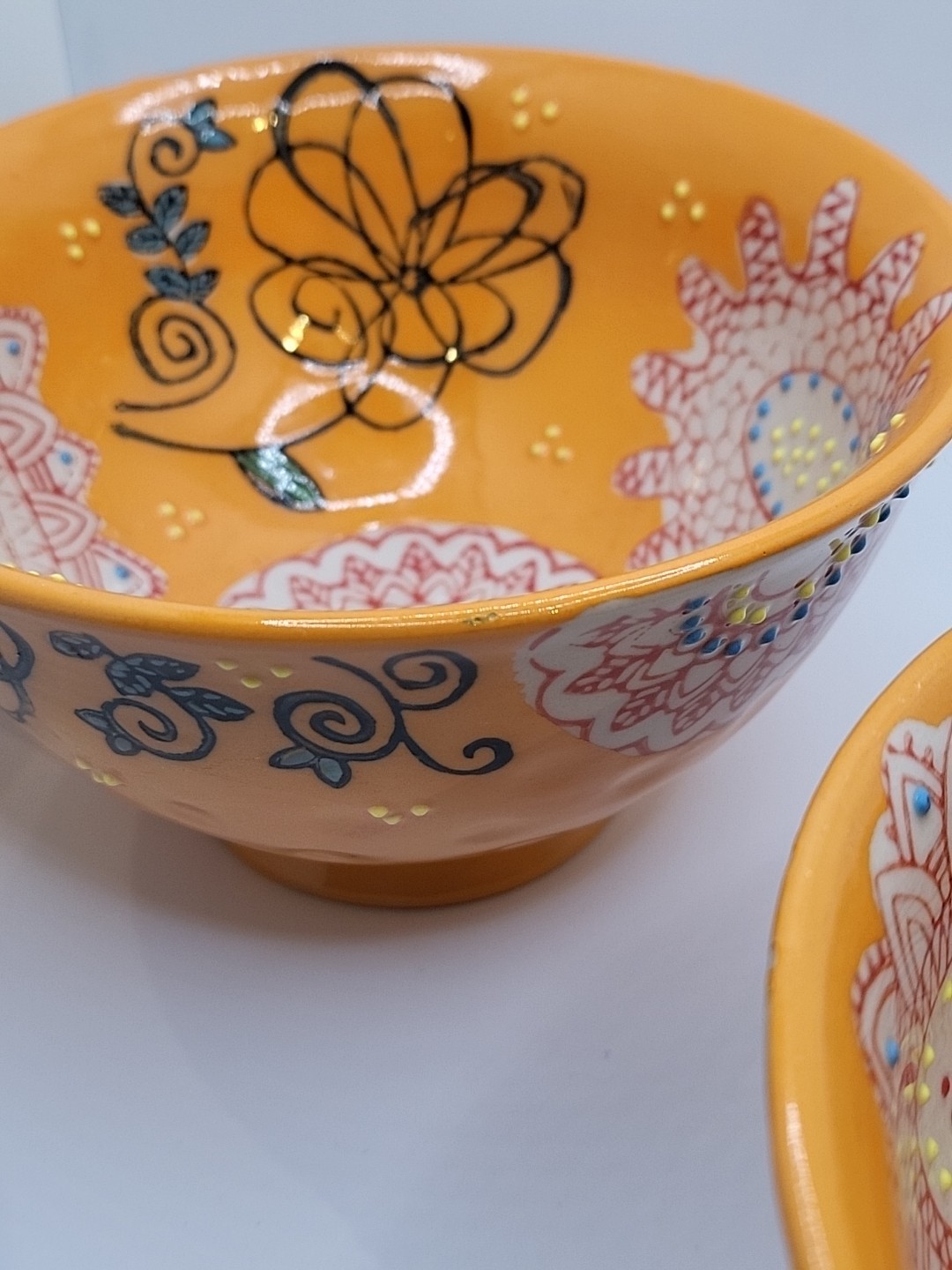 2 Yokohama Studio Orange Floral Hand Painted Noodle Rice Bowl 6″ Diameter Japan