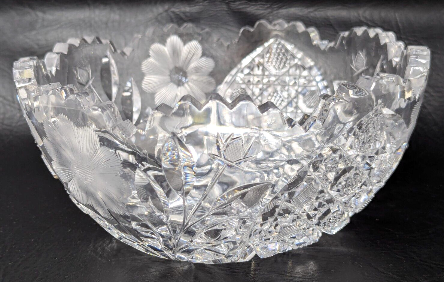 Vintage ABP American Brilliant Cut Crystal Sawtooth Daisy Flower Leaves 9″ Bowl