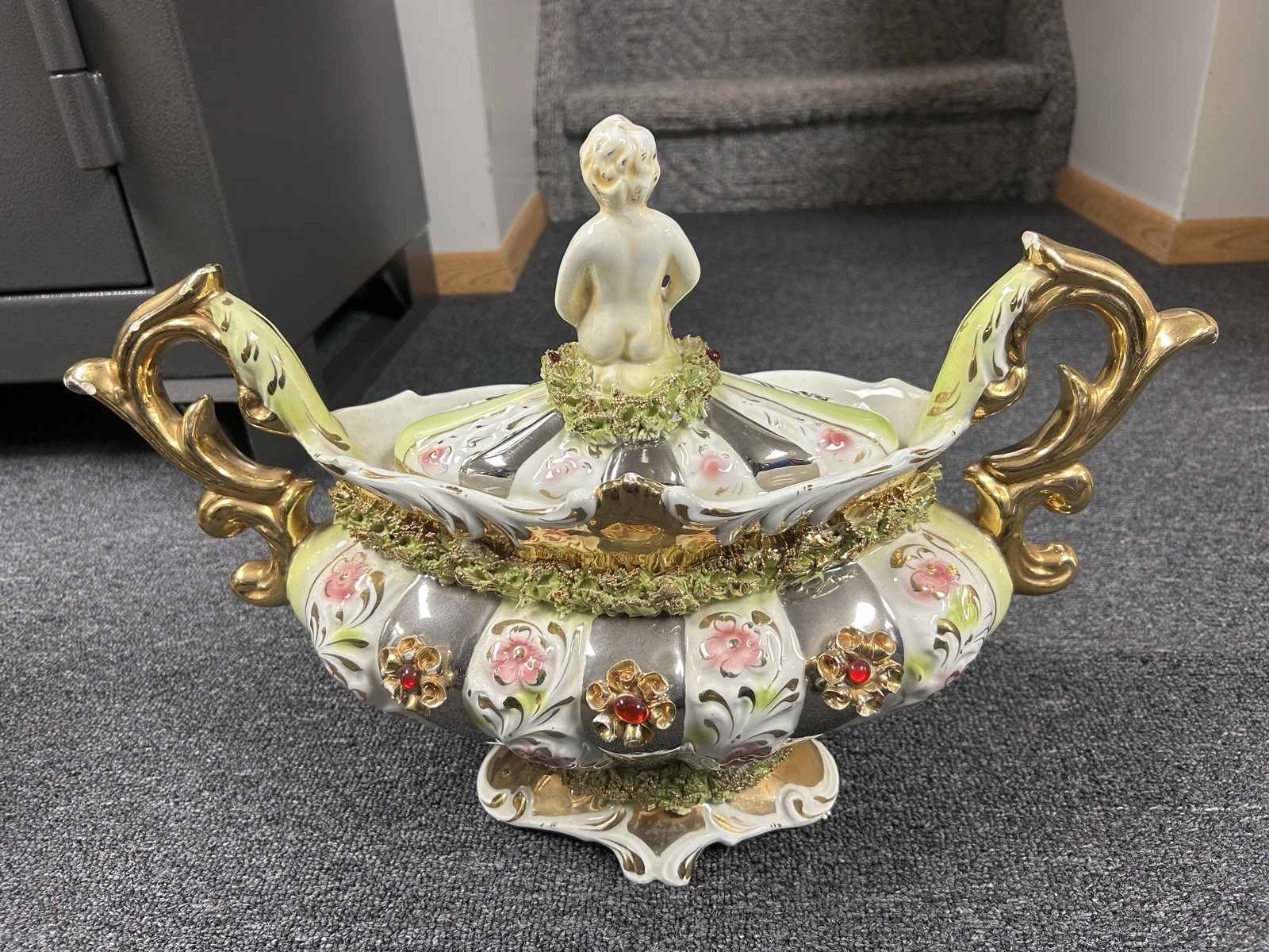 Vin Italy Capodimonte Style Centerpiece Tureen Lidded Bowl Cherub.Gold Gilt H/4
