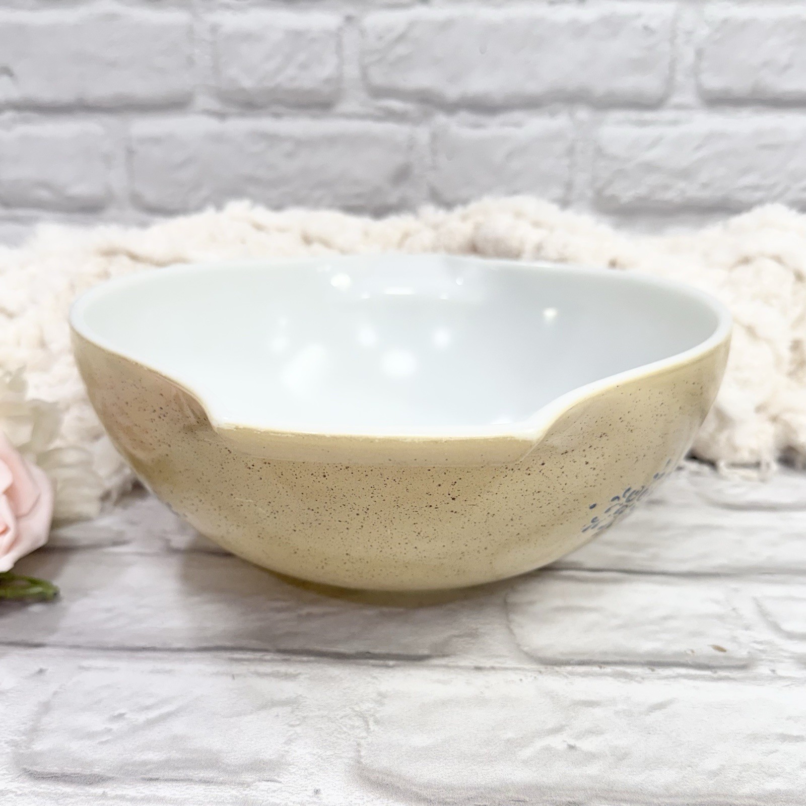 Vtg PYREX Homestead Cinderella Nesting Mixing Bowls 2ct 443 – 2.5 Qt & 444 – 4Qt