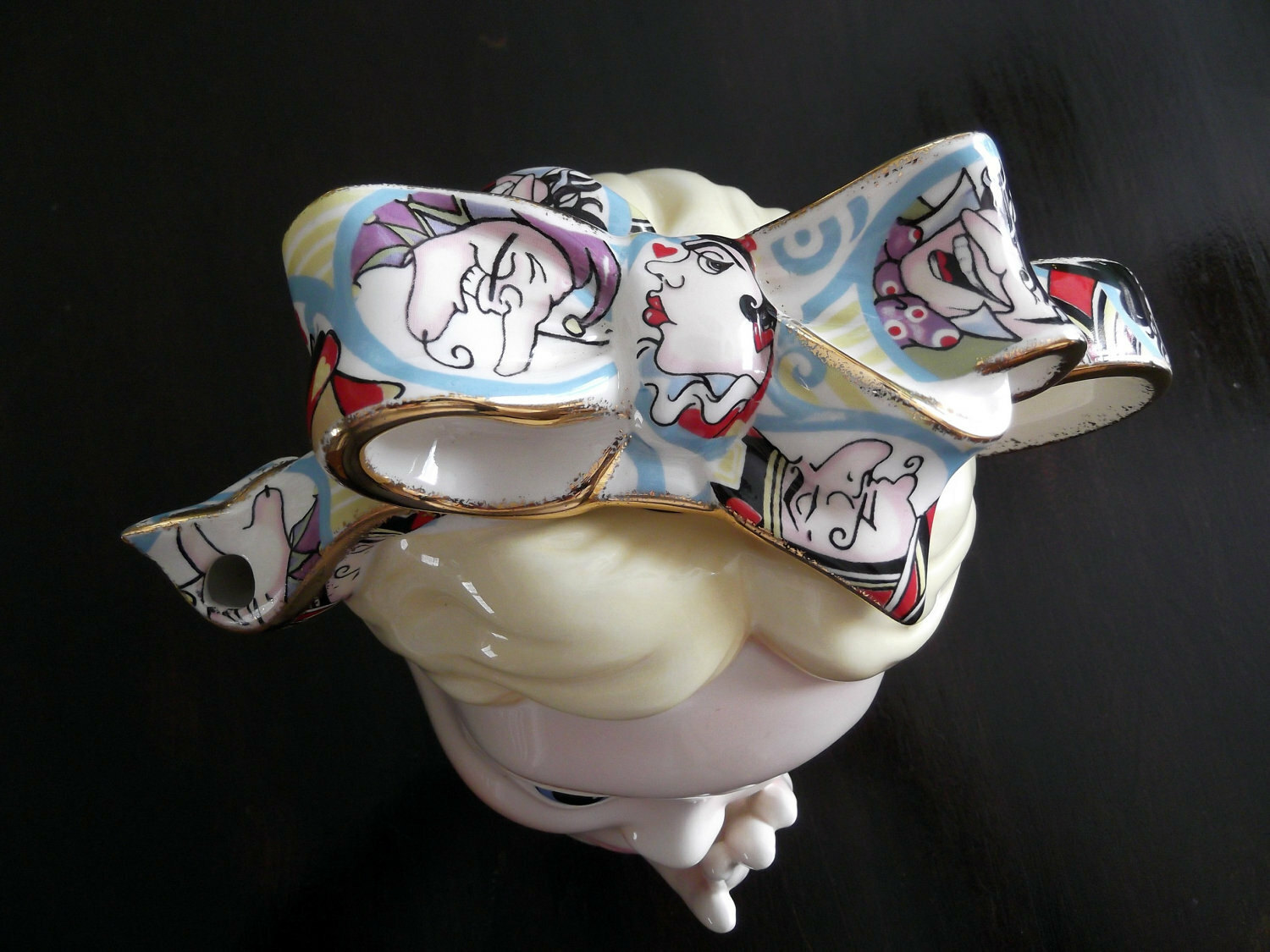Paul Cardew Disney Alice in Wonderland small Head Teapot Bow Lid