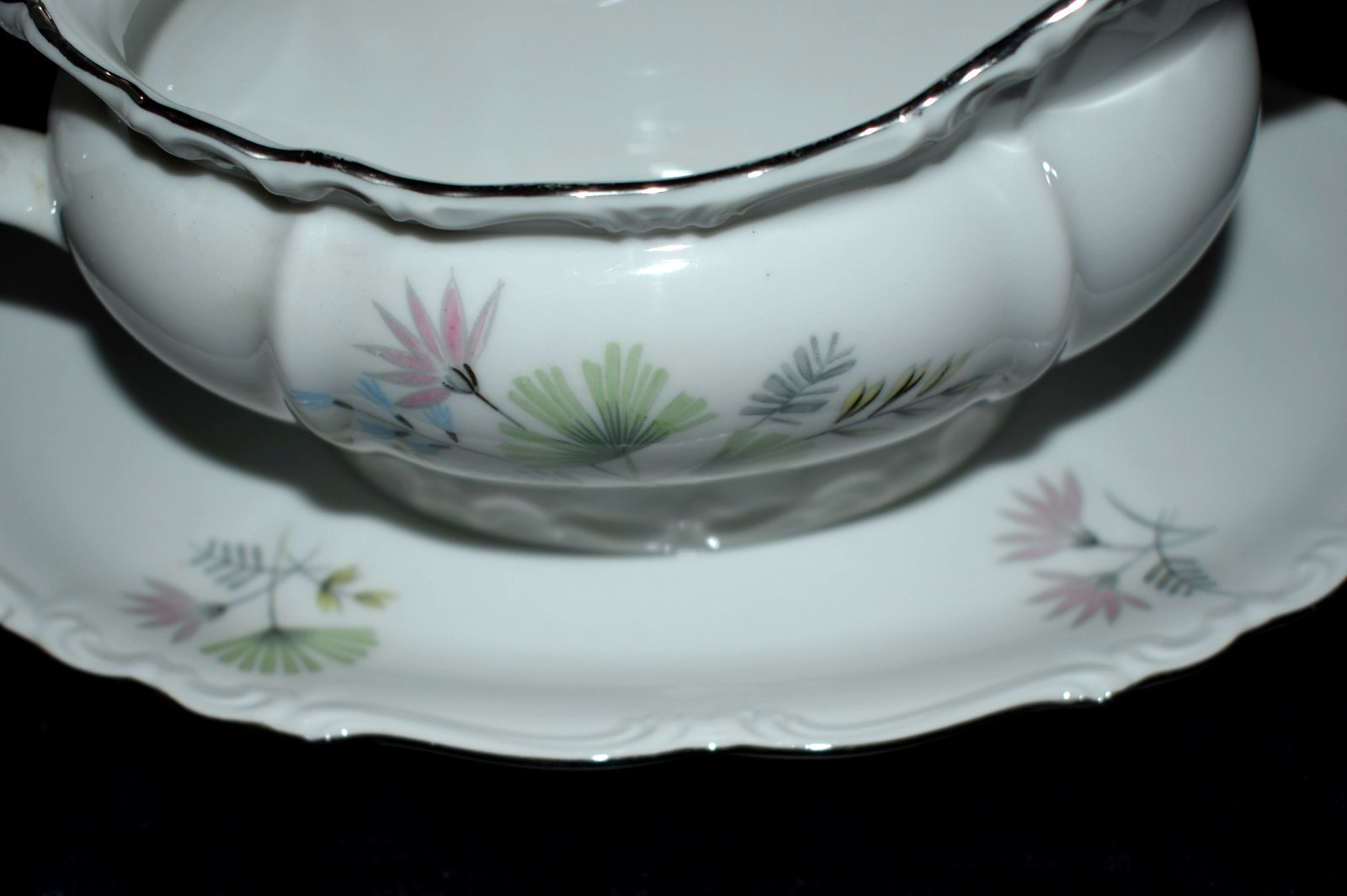 Vintage EDELSTEIN Maria Theresa Bavaria Germany Gravy Boat 1962 3