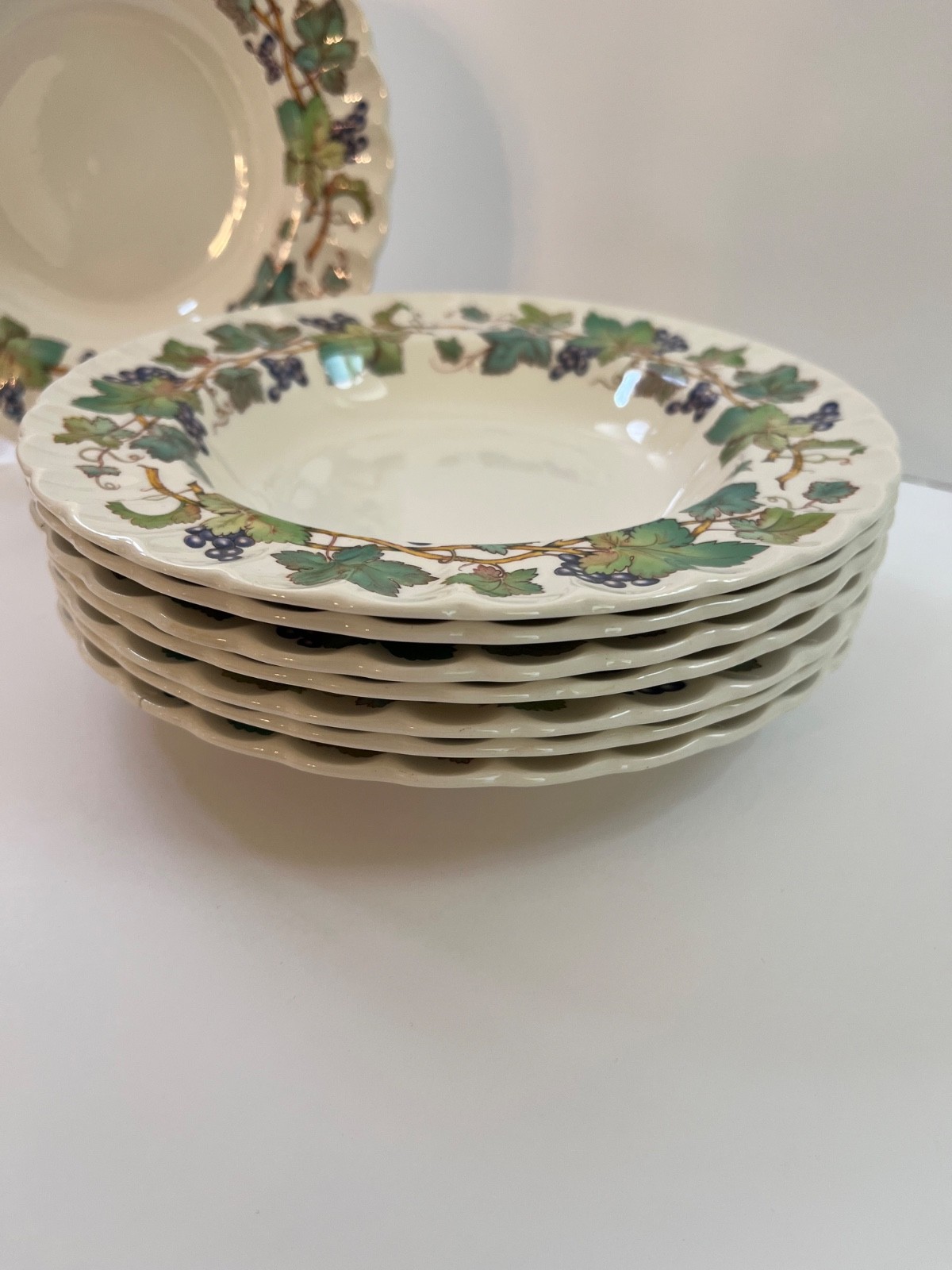 8 Spode China Monticello Vine Rimmed Soup Bowls 7.75 Inches Grapes