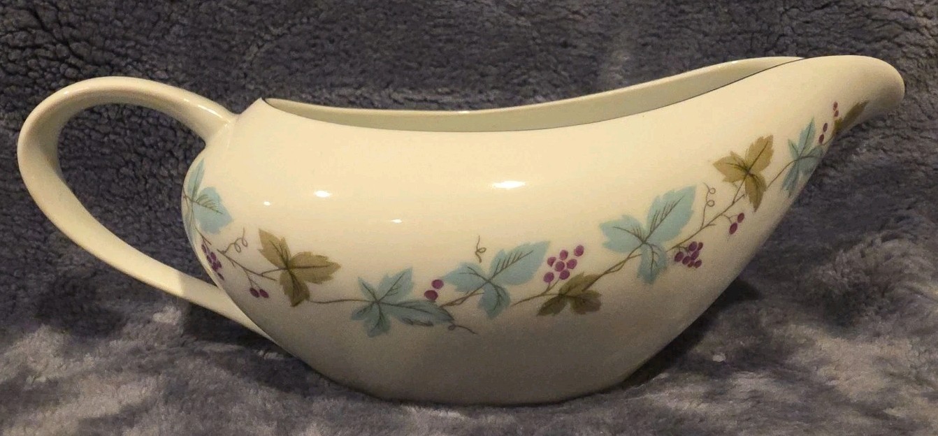 Vintage Fine China Japan Gravy Boat Floral Pattern 6701 Gold Trim