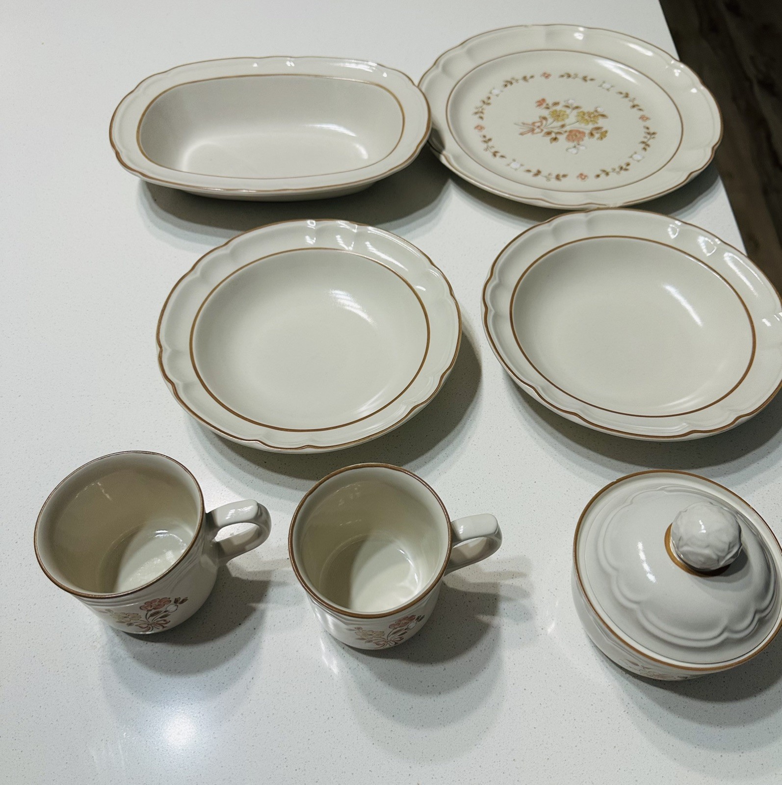 Cordella Stoneware Mixed lot BURNET