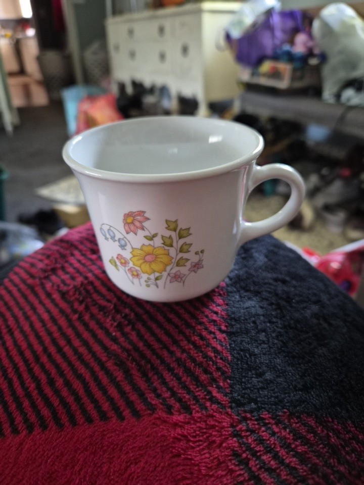 Vintage Corelle Spring Meadows Coffee Cup 3 Inches Tall (1) only