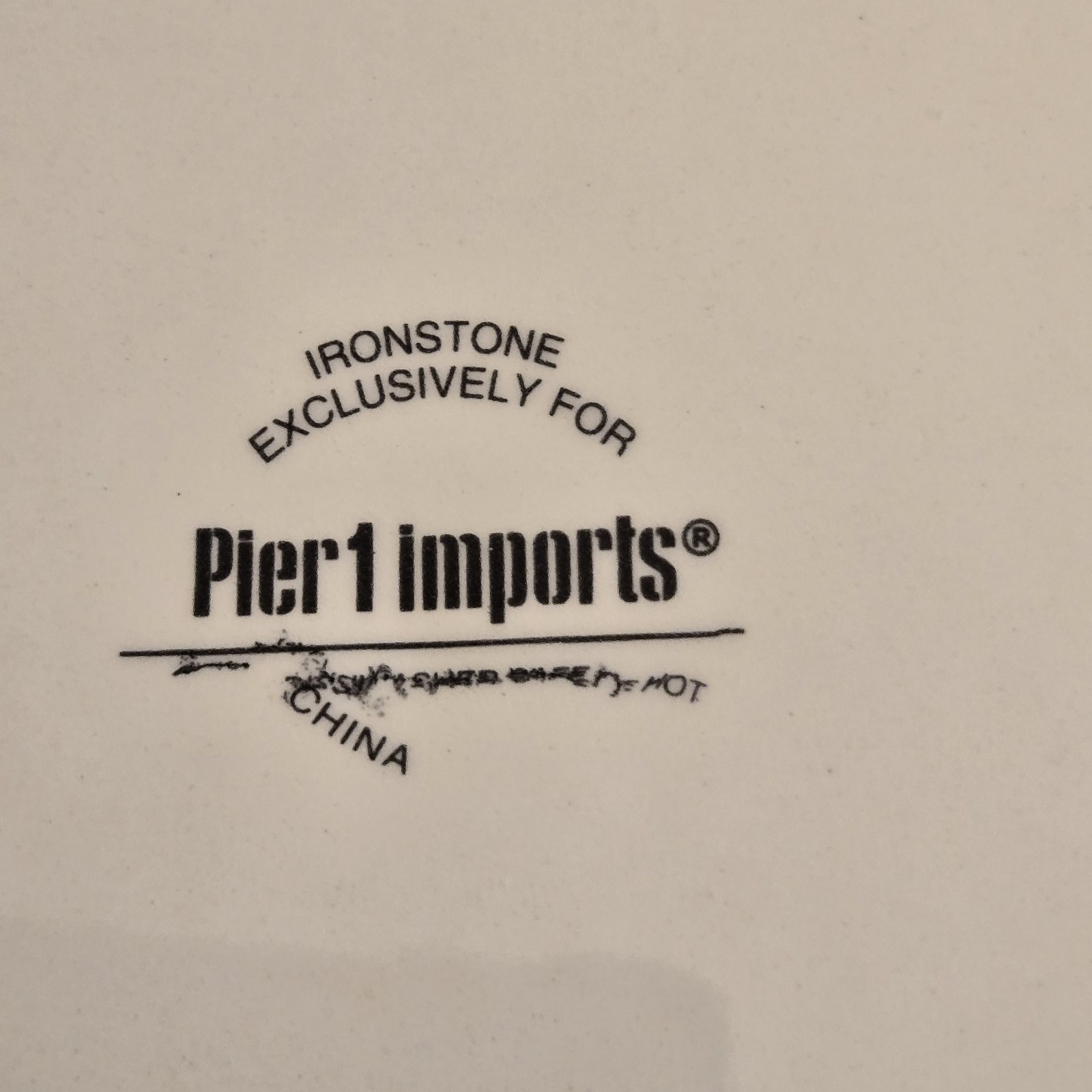 Pier 1 Imports Ironstone Feather Set of 4 Plates discontinued pattern 8.75″