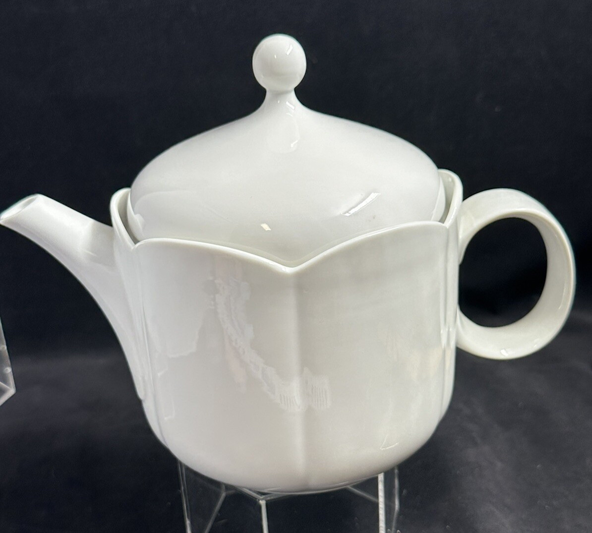 Tirschenreuth Fleur White Fine China Scroll Teapot Germany 6.5”