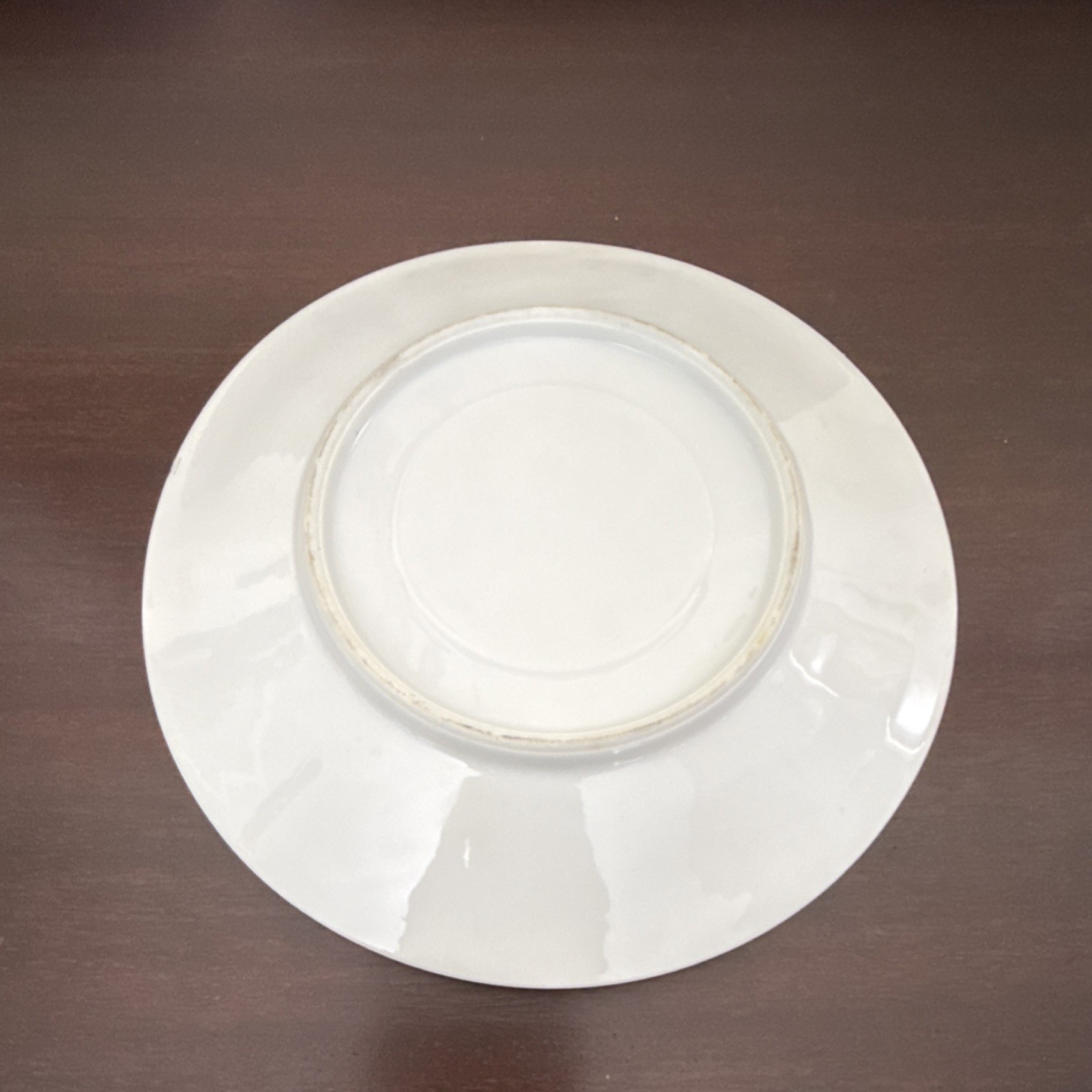Gold and White Porcelain Cup & Saucer Set, Four-Piece Glossy Finish