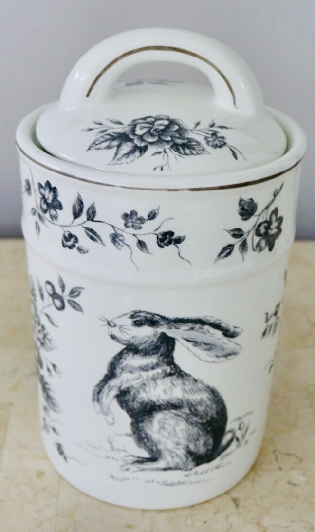 Maxcera FRENCH TOILE RABBIT CABBAGE CANISTER Black White container Jar w/Lid 10″