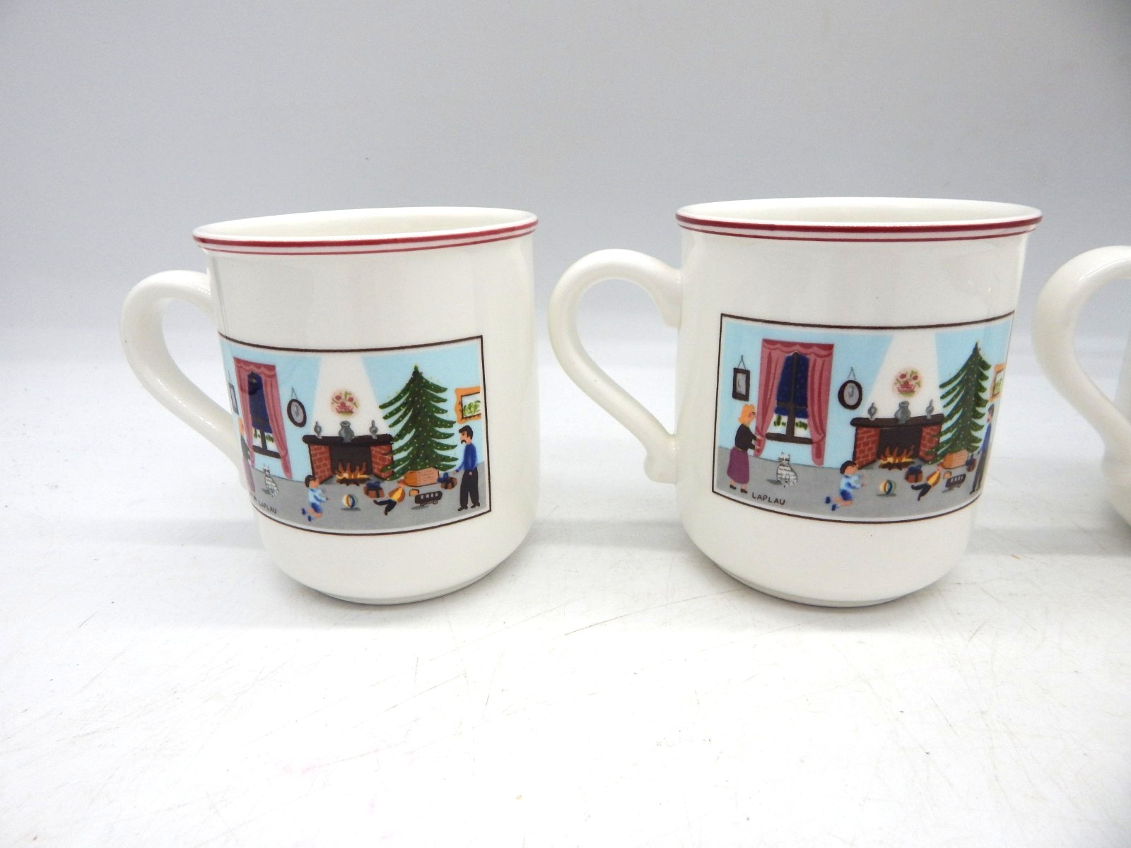 Lot of 4 Villeroy & Boch Naif Christmas Tea or Coffee Cups 10 Oz