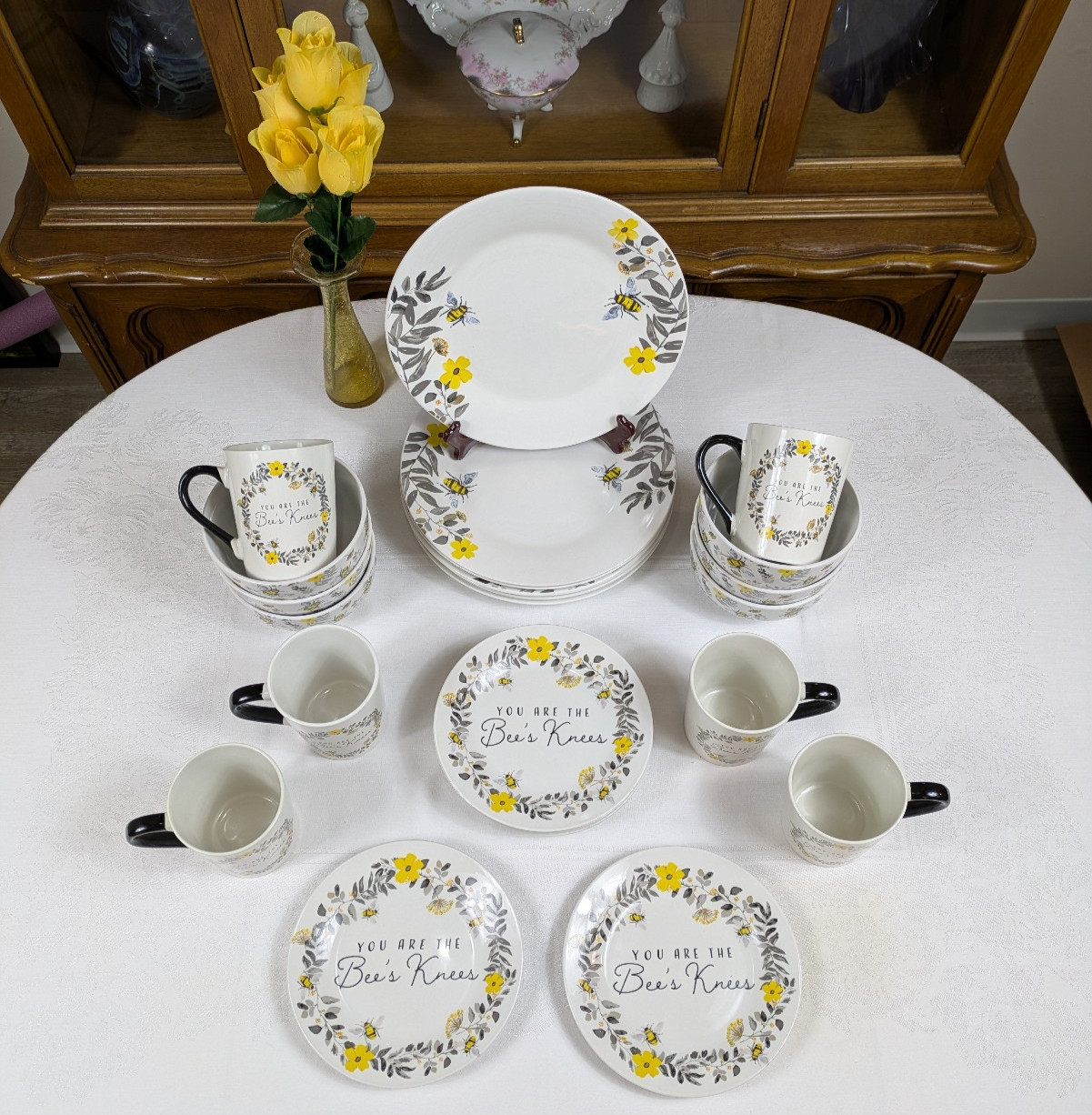 24 ROYAL NORFOLK BUMBLEBEE & FLOWERS Service for 6, Dinner Salad Plate Bowl Mugs