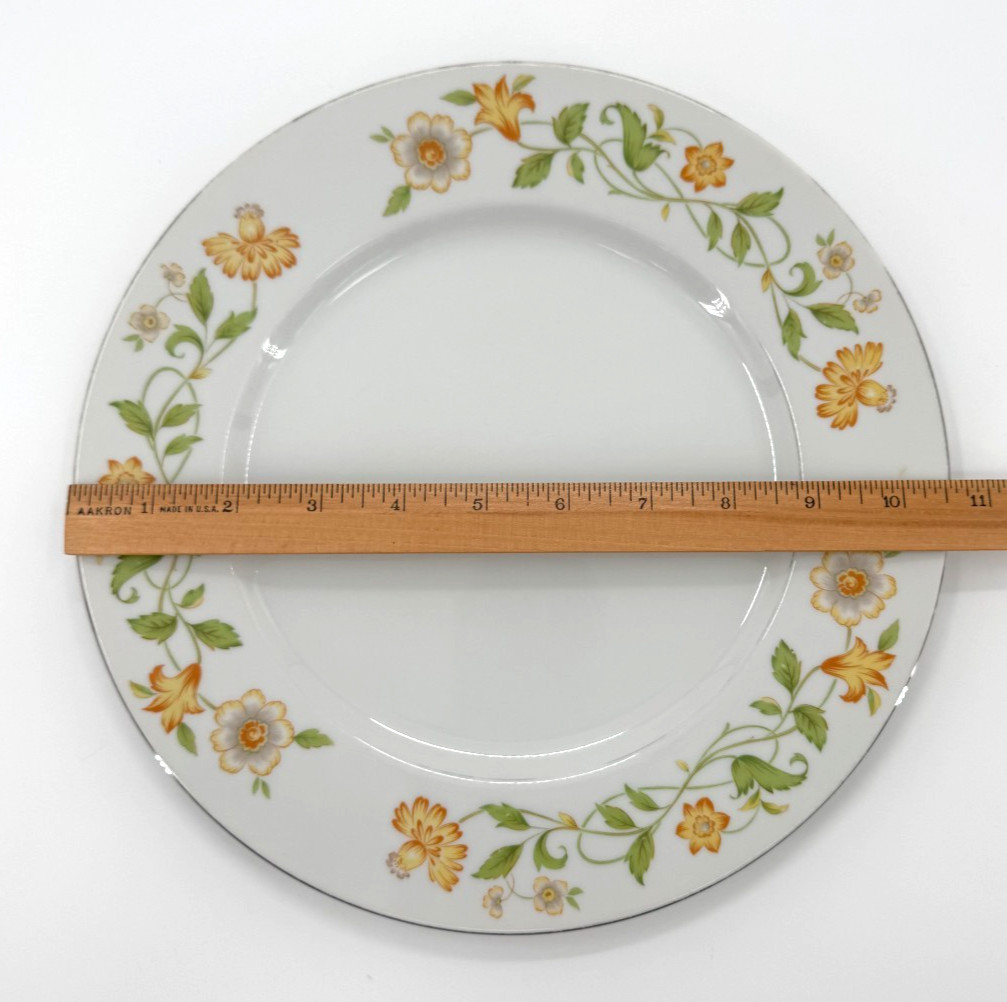 EKCO International Dinner Plate Generation VTG Japan Exquisite Fine China 10.5″