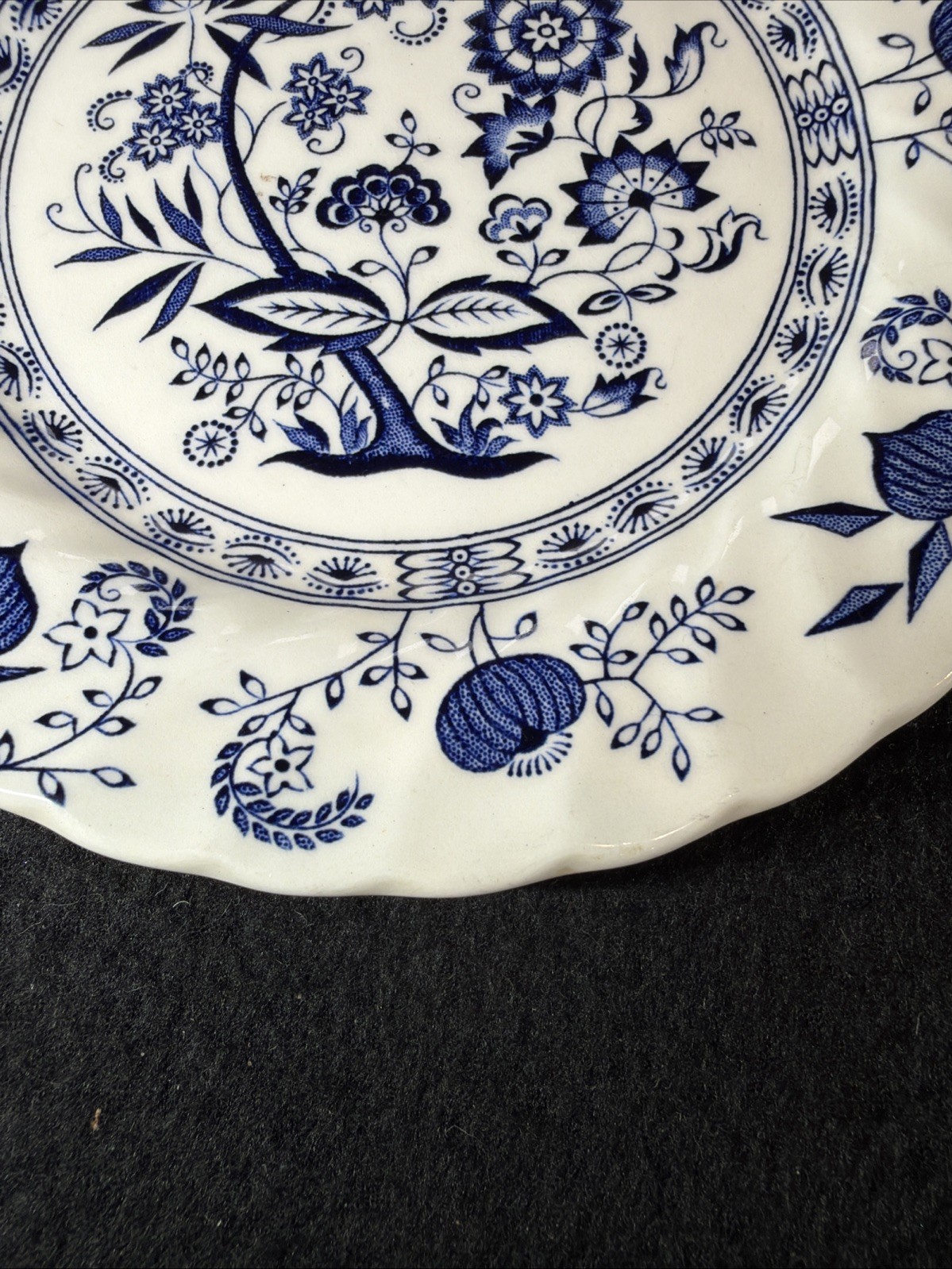 “Blue Nordic”Hand Engraved Johnson Bros. Ironstone England Plate 6.25 In EUC VTG