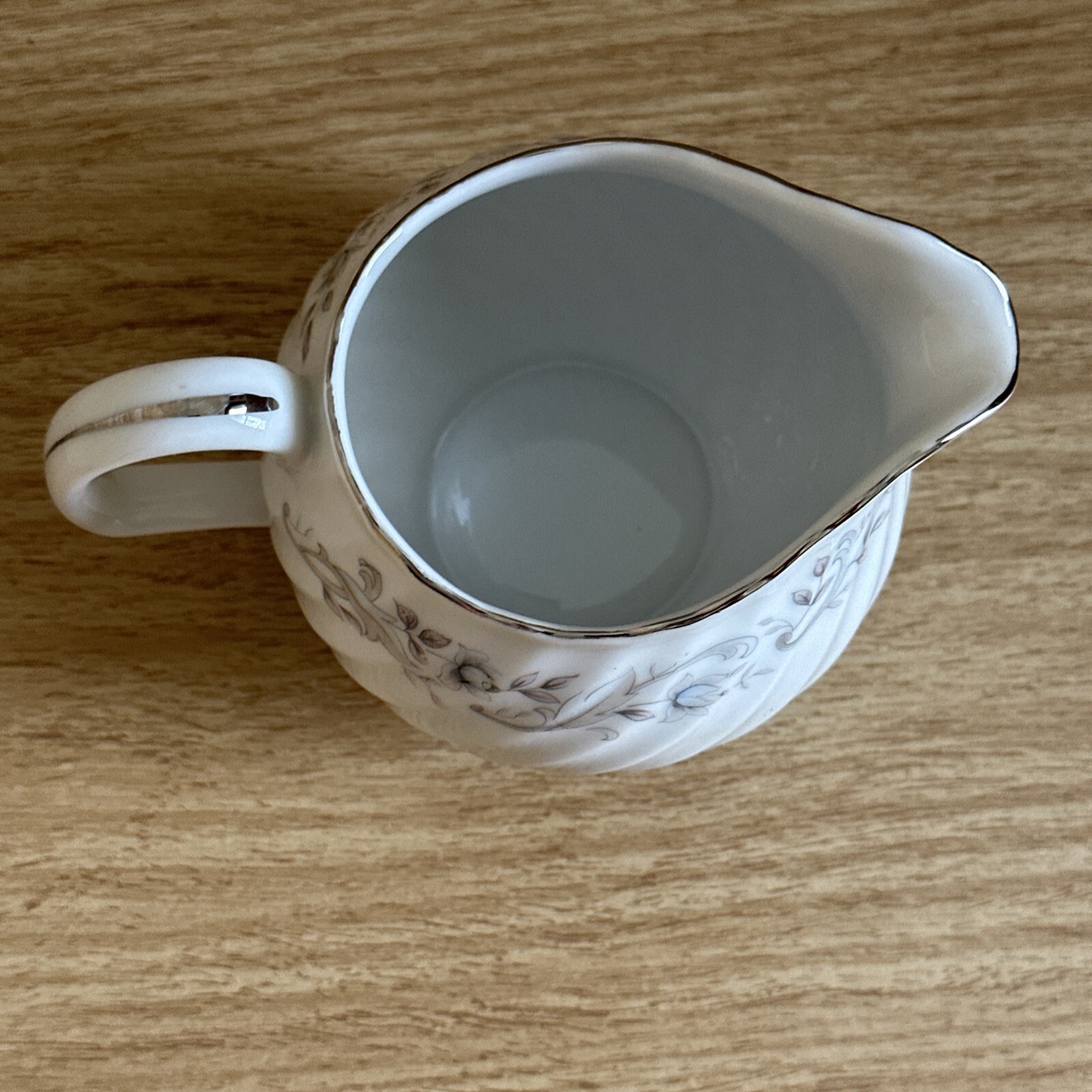Mikasa Monte Carlo dainty Creamer 470 VTG Mikasa 1994-1997 JAPAN blue flowers