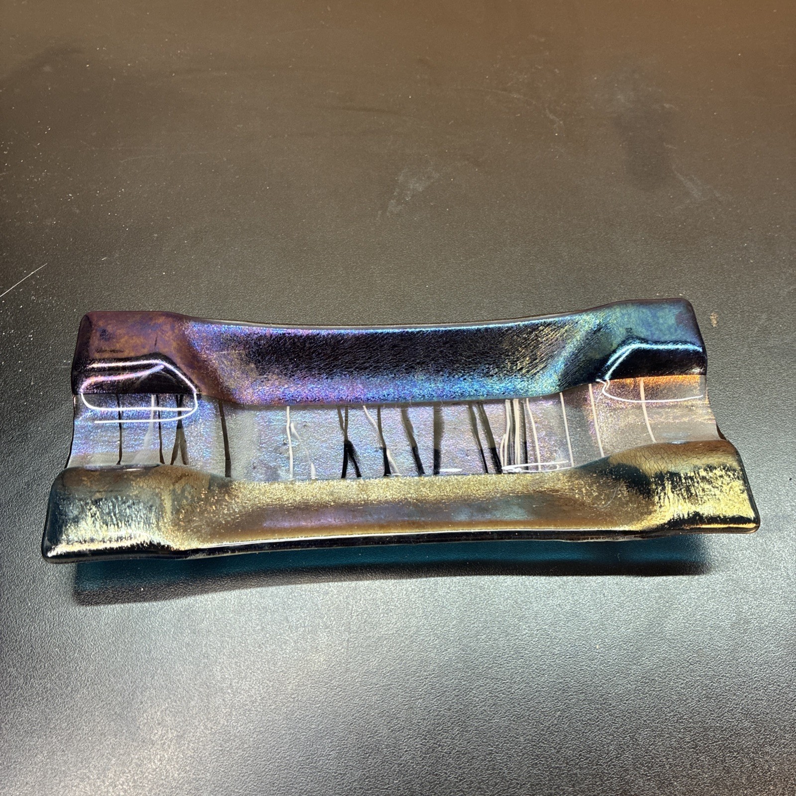 STUNNING KURT MCVAY SIGNED STUDIO ART GLASS IRIDESCENT DICHROIC FUSED DISH