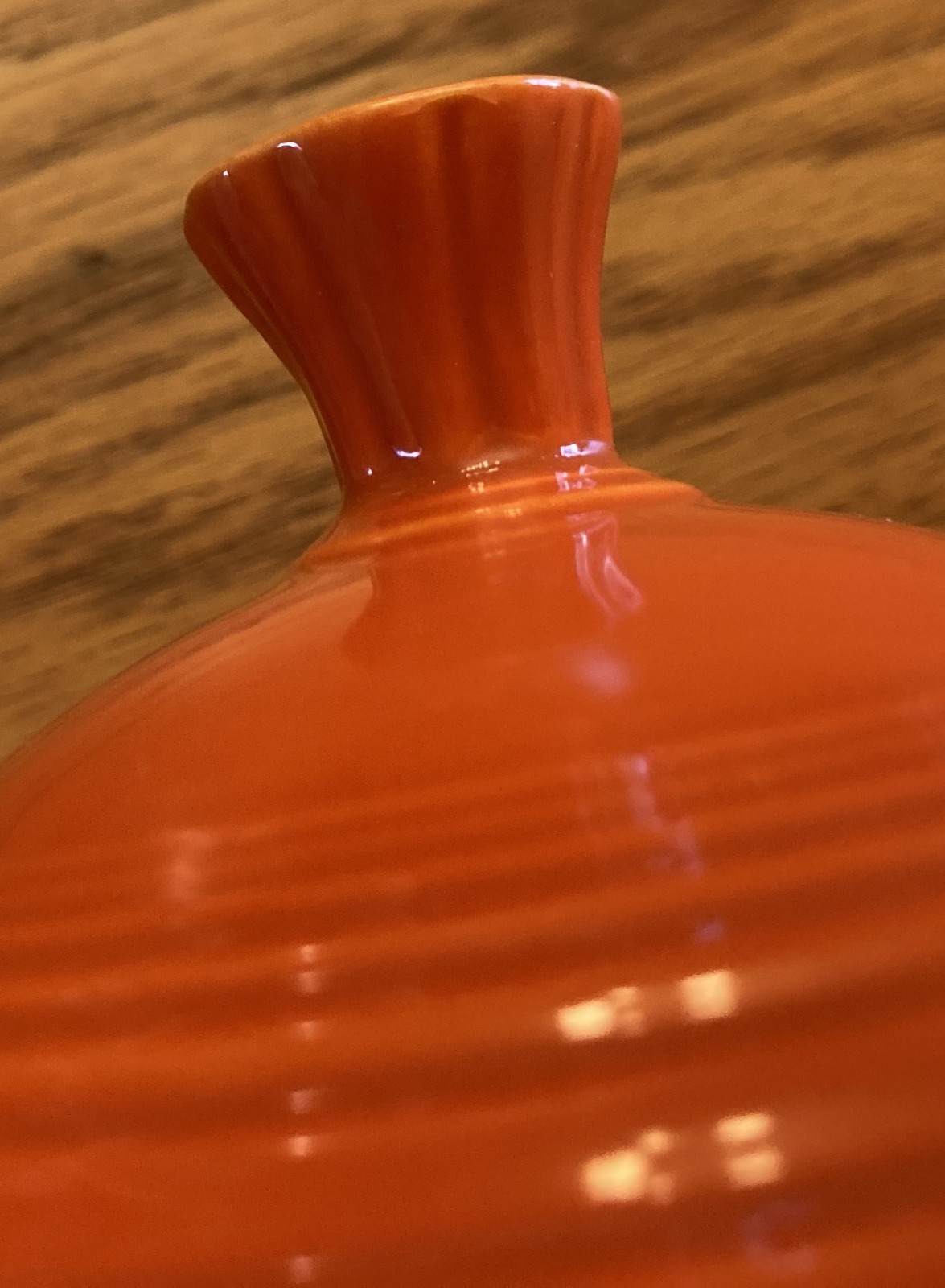 Vintage Fiesta coffee pot with lid in “radioactive” red (exc.) (1936-1959)