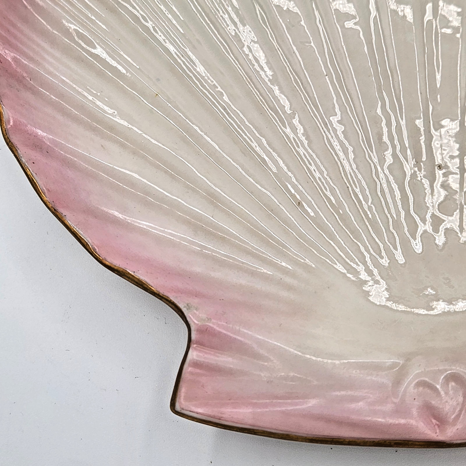 Antique Belleek 8.25″ Tridacna Shell Plate Pink Luster & Gold ,2nd Black Mark