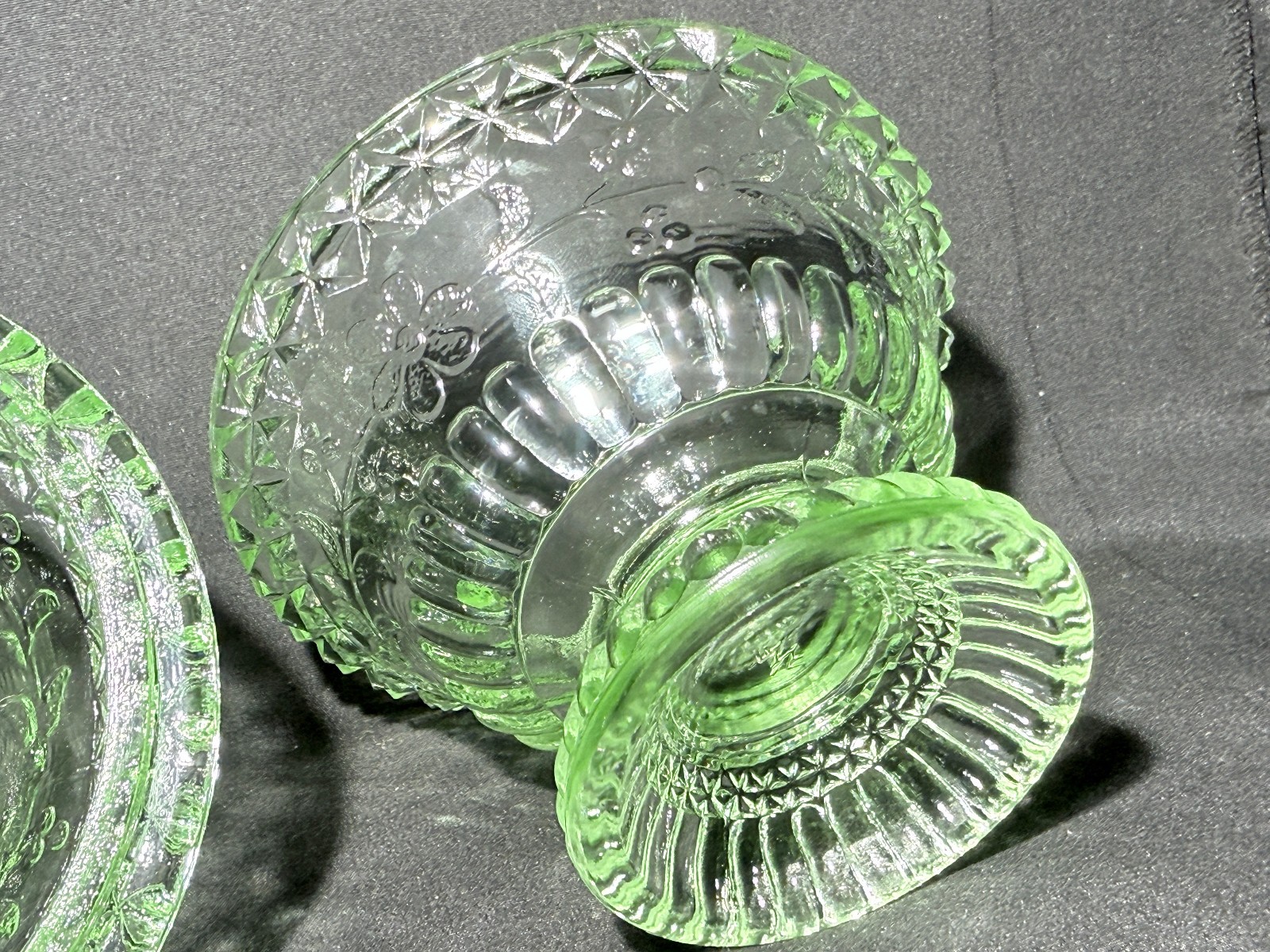 Green Vaseline Uranium glass covered candy dish coffee sugar jar butter selenium
