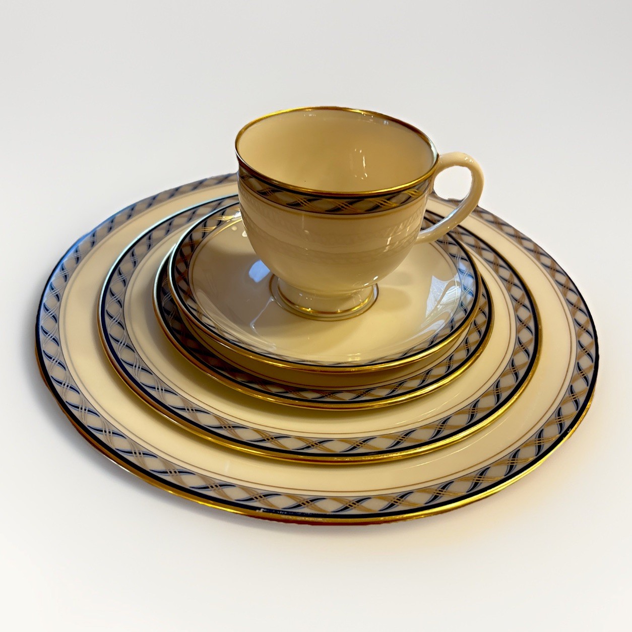 Lenox Fine Bone China Harrison Presidential Series 5 Piece Place Setting(s)