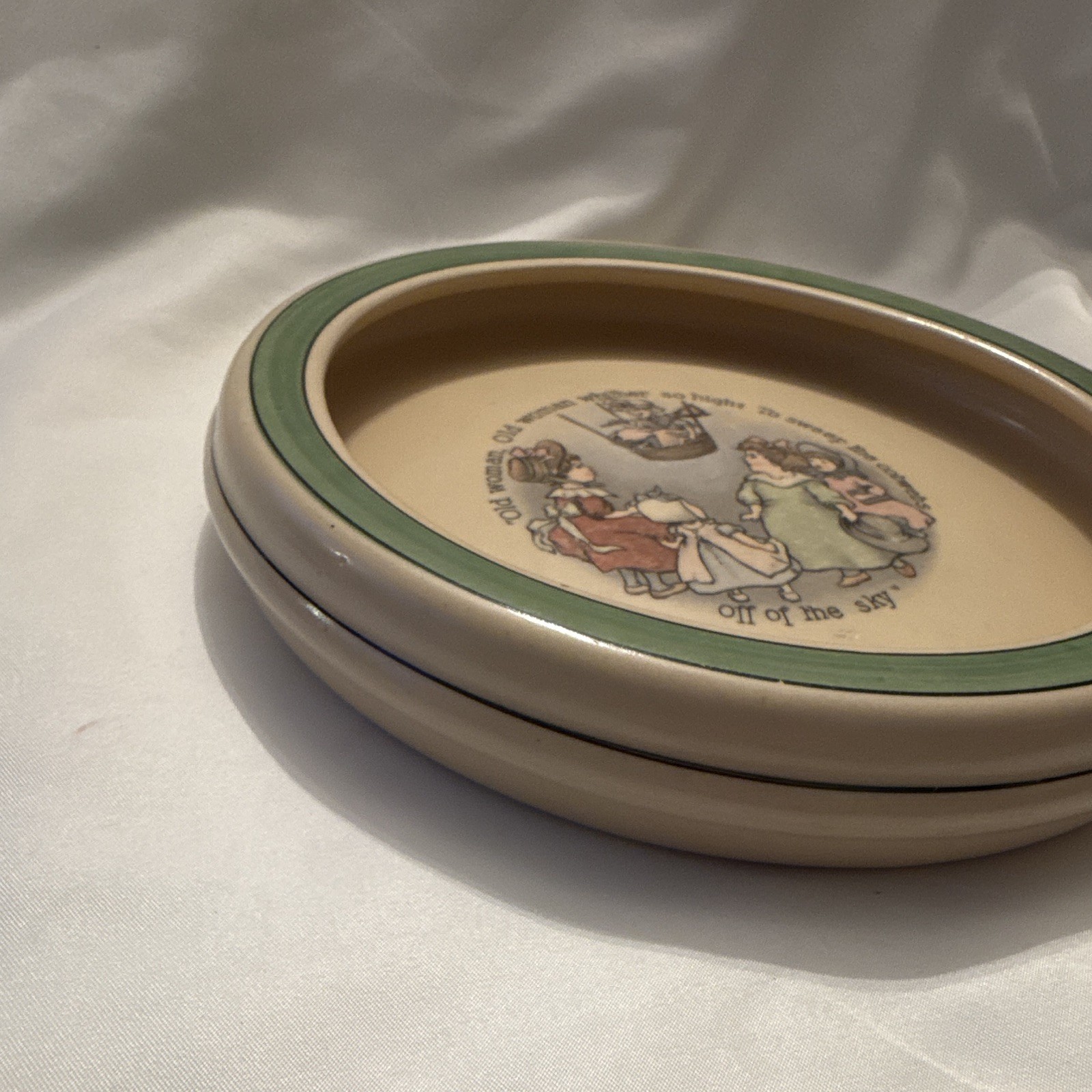 Ceramic Pottery Nursery Rhyme Bowl Beige w/ Green Rim Glossy 8 in Round