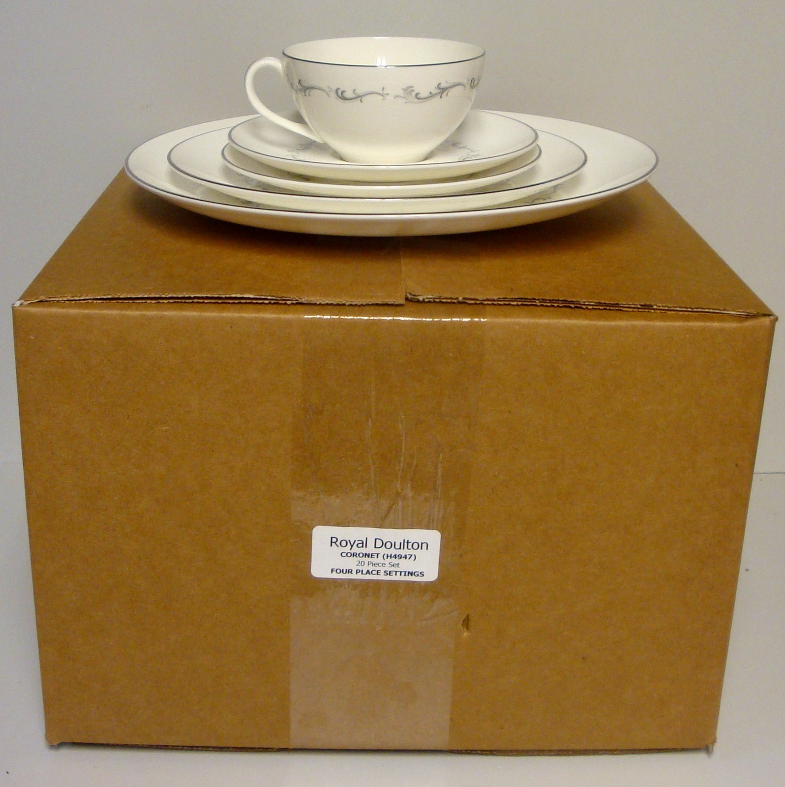 Royal Doulton CORONET 20 Piece Set FOUR PLACE SETTINGS More Items Here