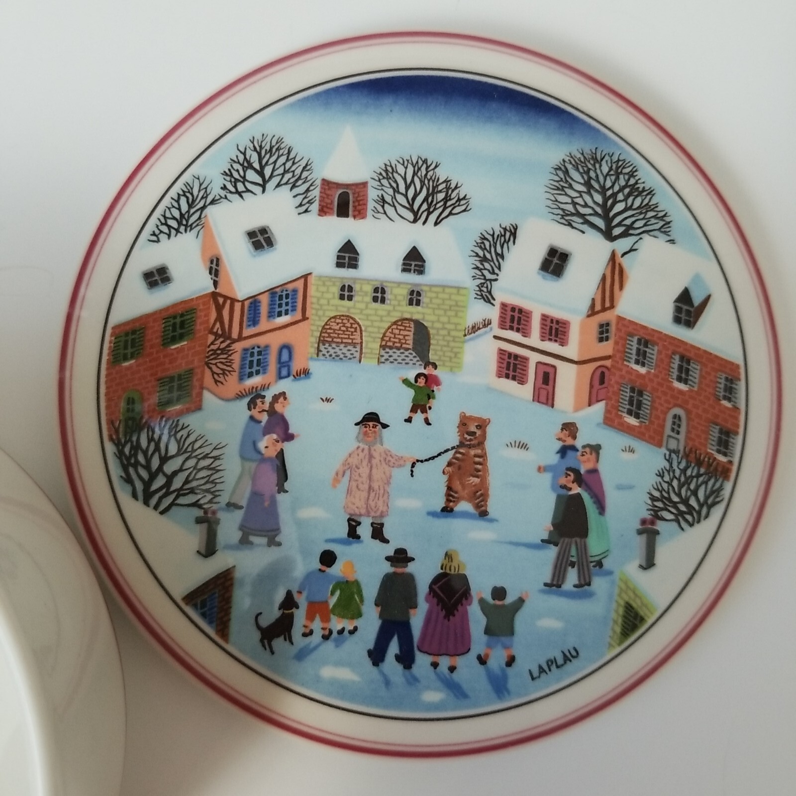 VILLEROY & BOCH DESIGN NAIF 5″ TRINKET BOX CHRISTMAS FOLK SCENE PORCELAIN RING