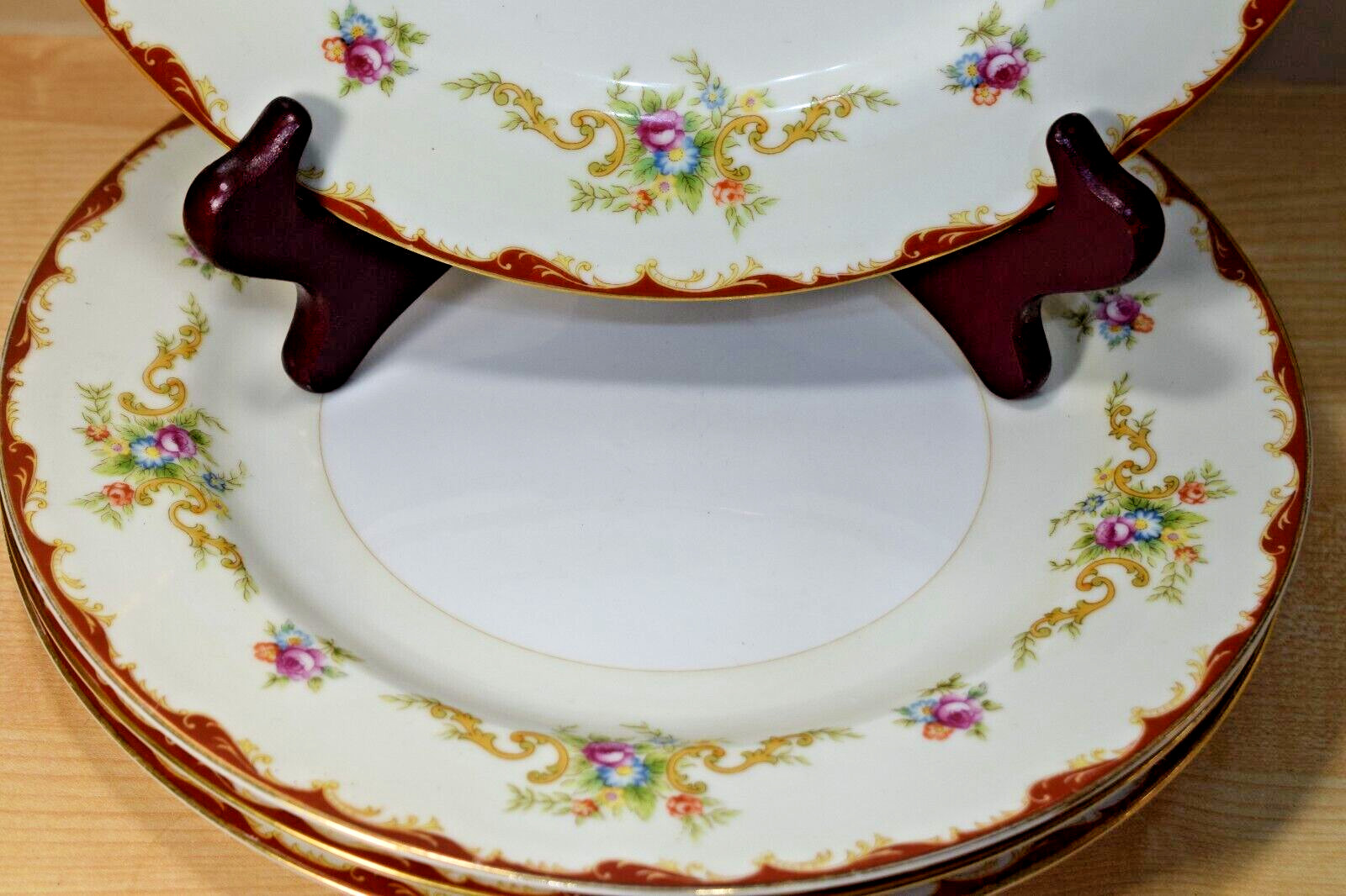 Harmony House Wembly Dinner Plates Set of 4 10″ Floral Gold Trim Replacement