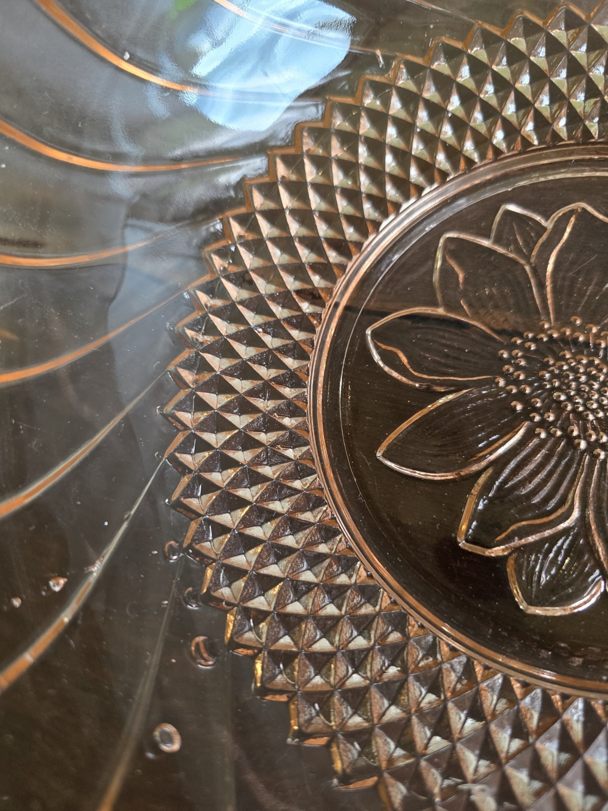 VTG KIG Indonesia Pink Glass Sunflower Sawtooth Edge/Diamond Design Serving Bowl