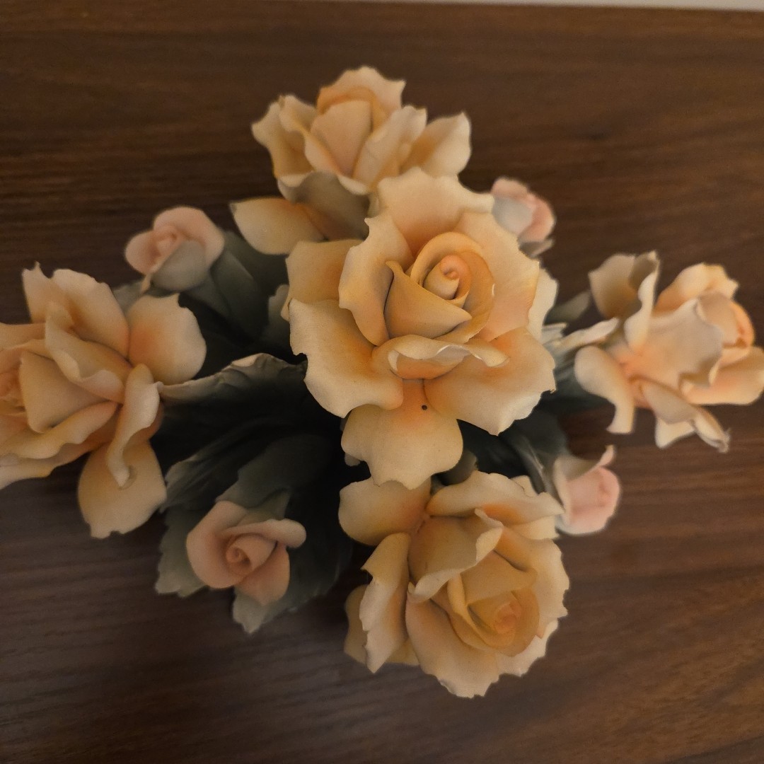 VINTAGE HAND PAINTED CAPODIMONTE ROSE FLORAL CENTERPIECE