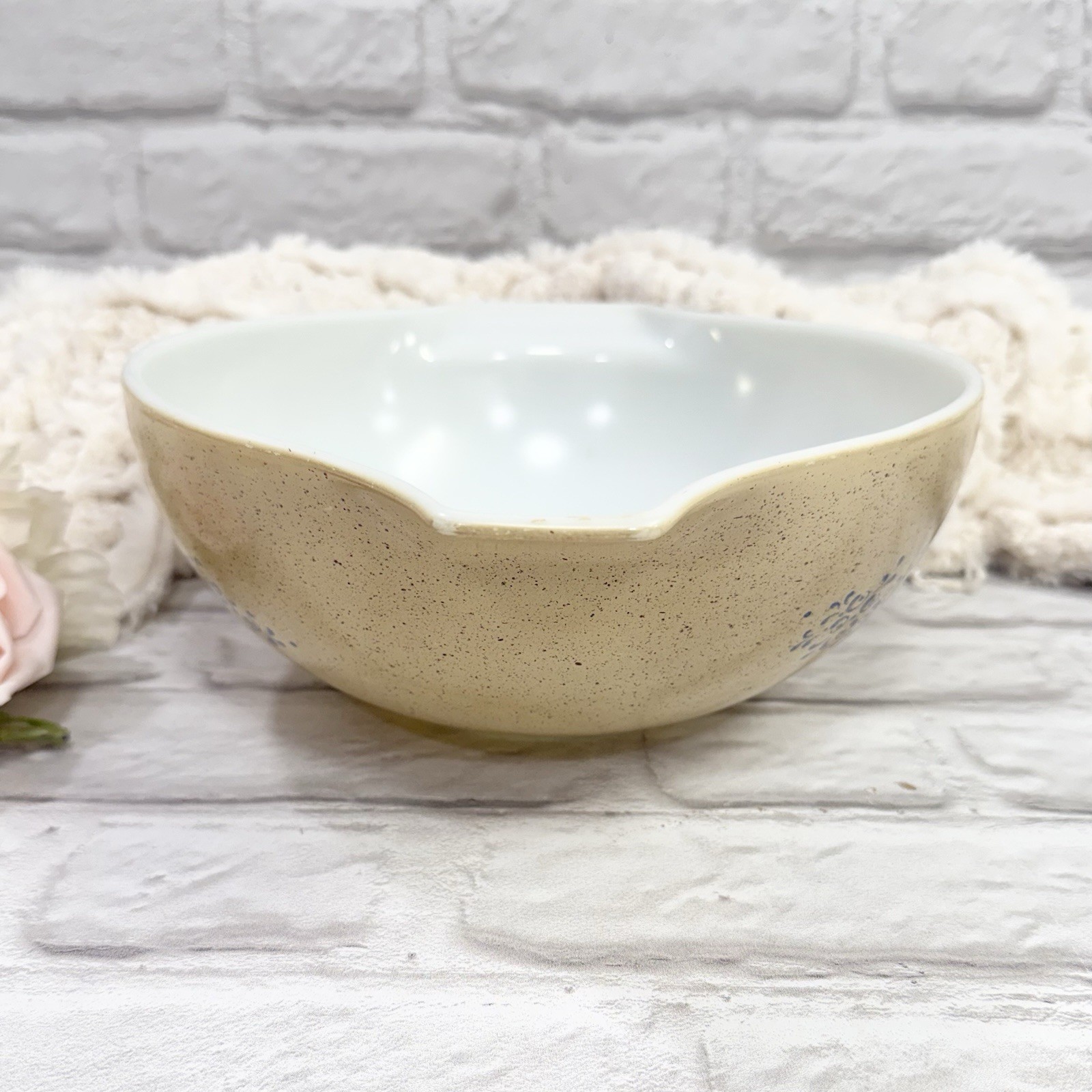 Vtg PYREX Homestead Cinderella Nesting Mixing Bowls 2ct 443 – 2.5 Qt & 444 – 4Qt