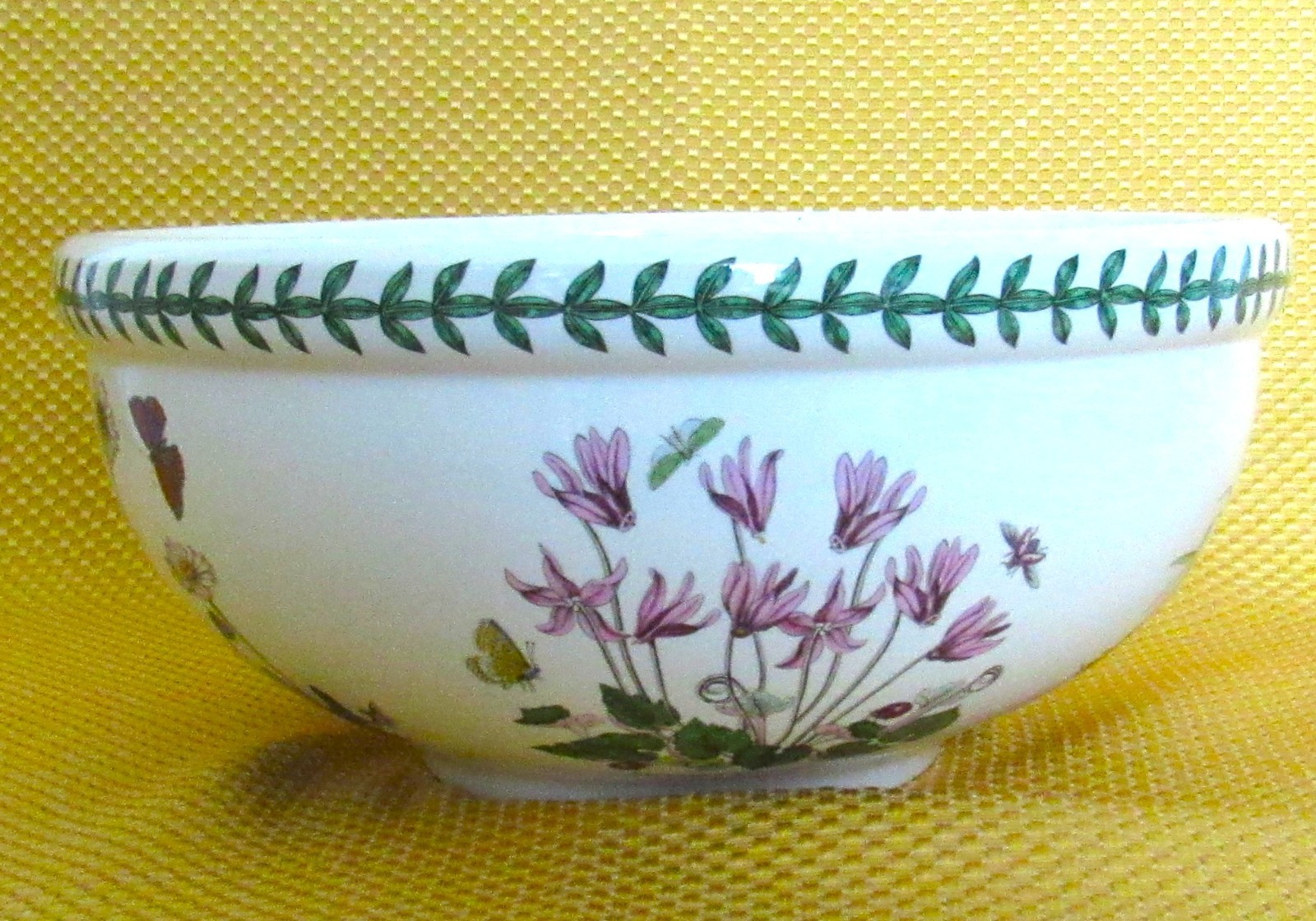PORTMEIRION BOTANIC GARDEN LARGE SALAD SERVING BOWL 11″ BUTTERFLIES & BEES